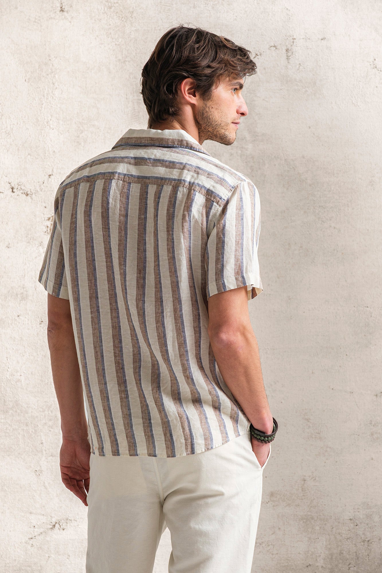 CAMISA MANGA CURTA ÀS RISCAS 100% LINHO