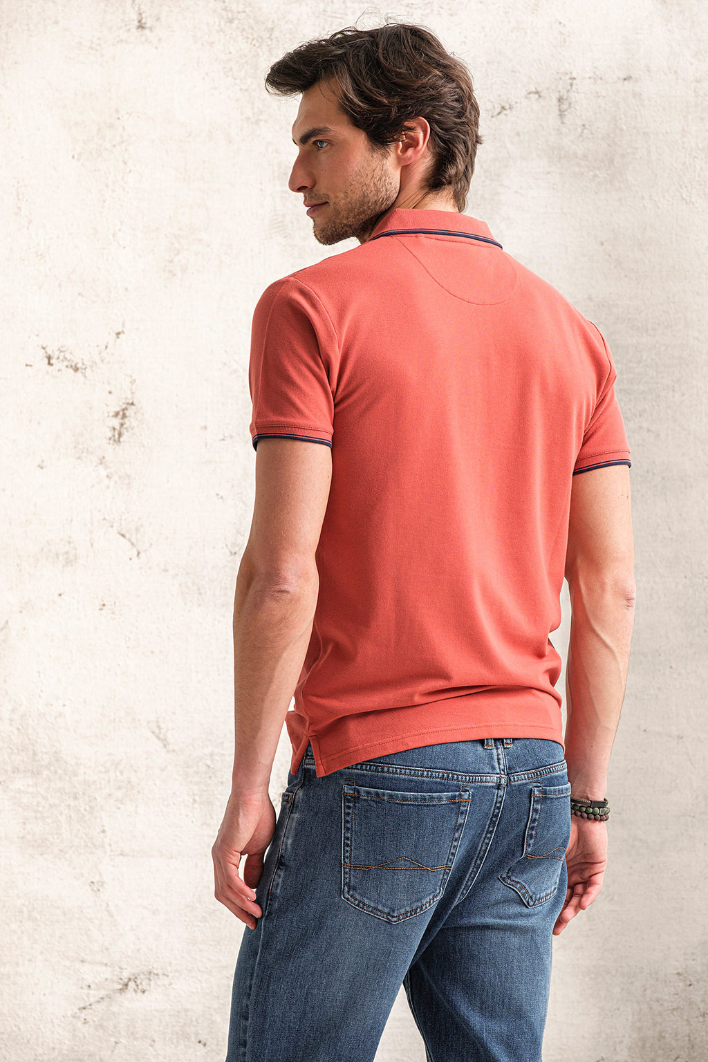 POLO SLIM FIT EM PIQUET COM FECHO
