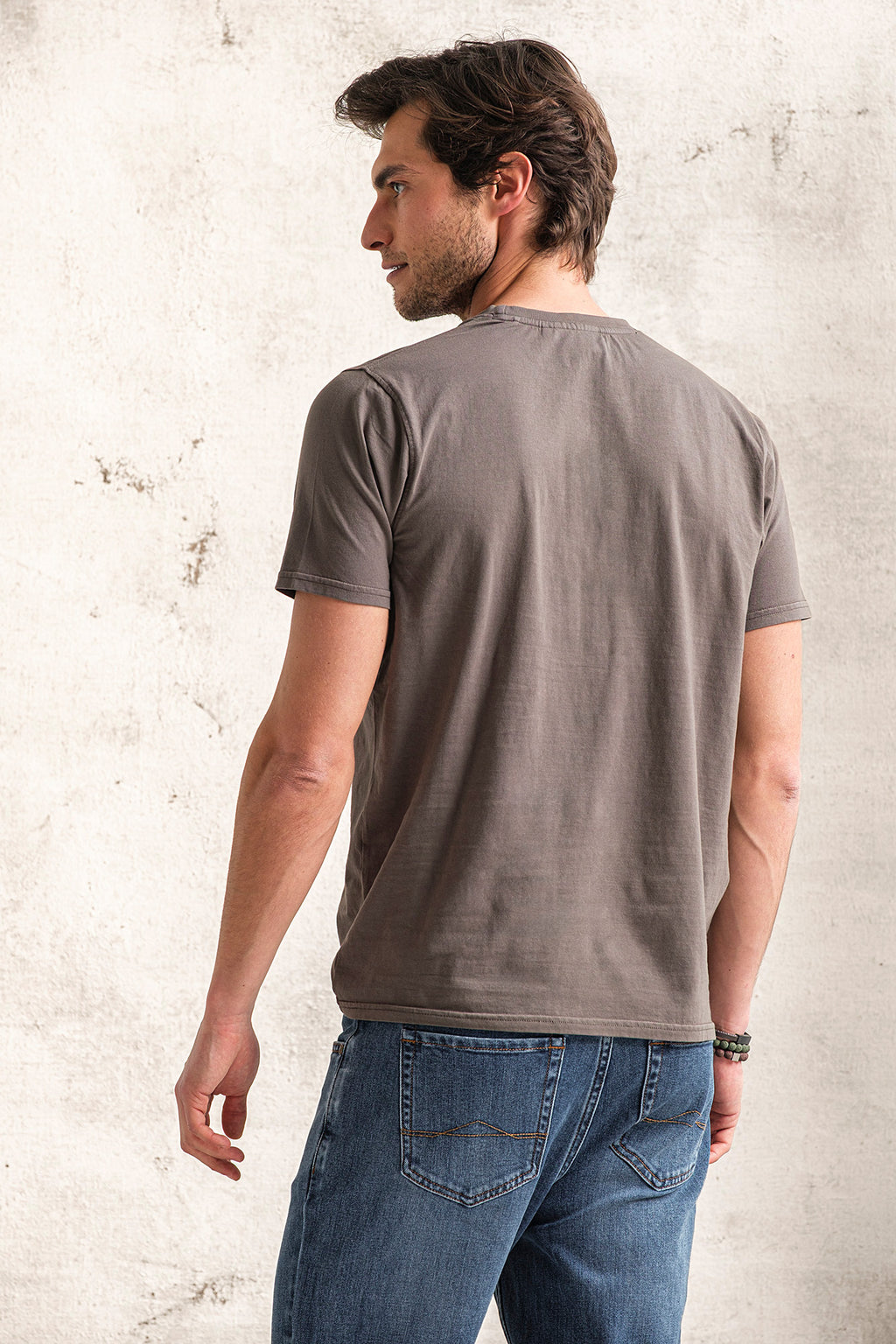 CAMISETA ESTAMPADA CON "QUEBRAMAR" EN TONO