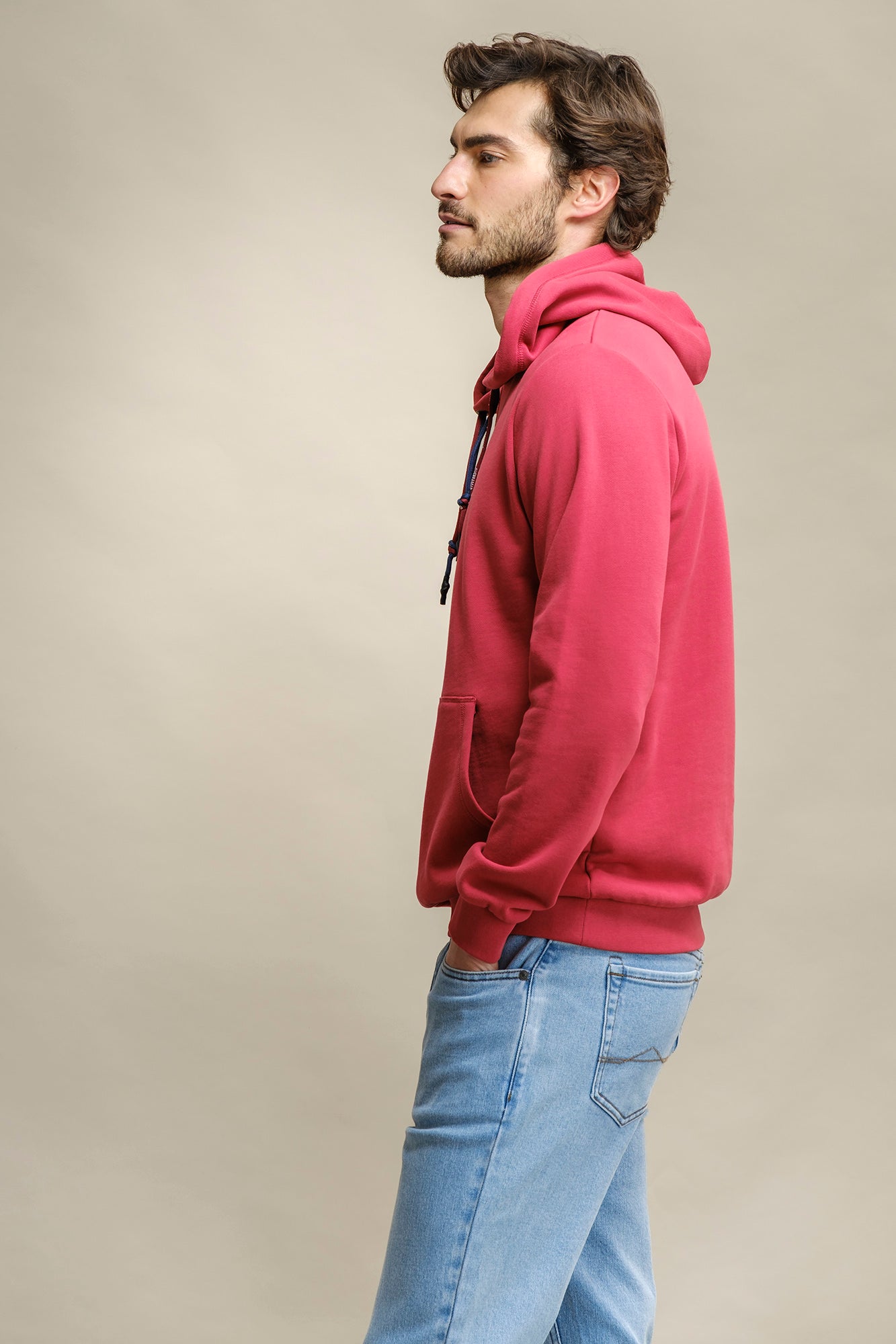 SWEATSHIRT COM CAPUZ E BORDADO