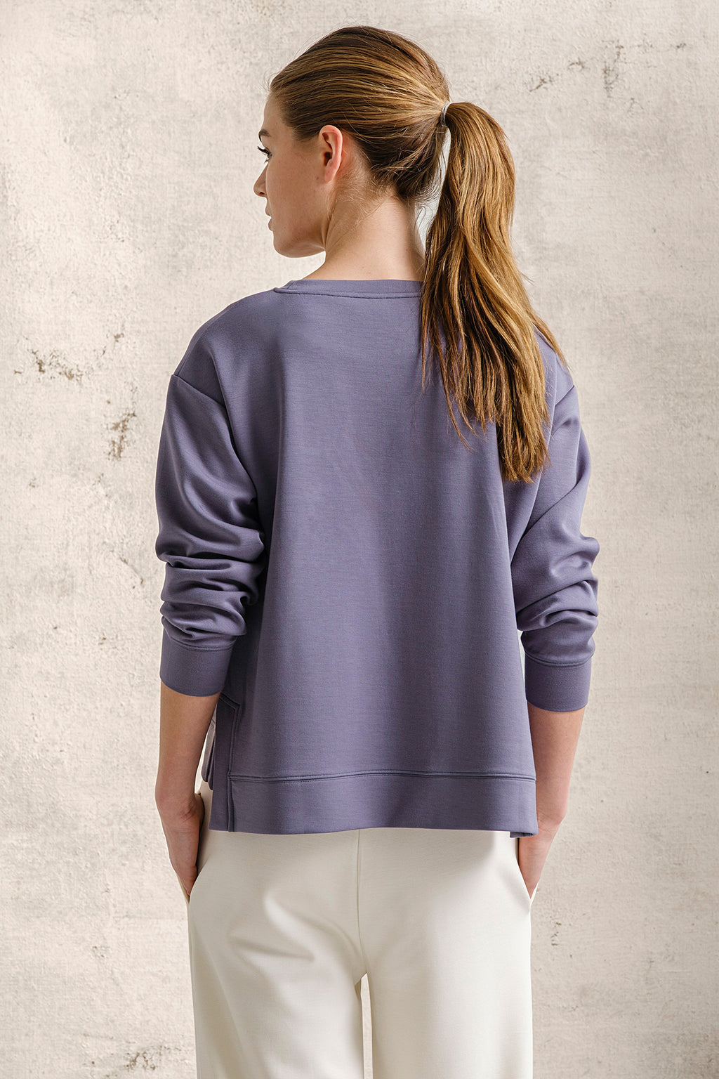 SWEATSHIRT MOMENTS