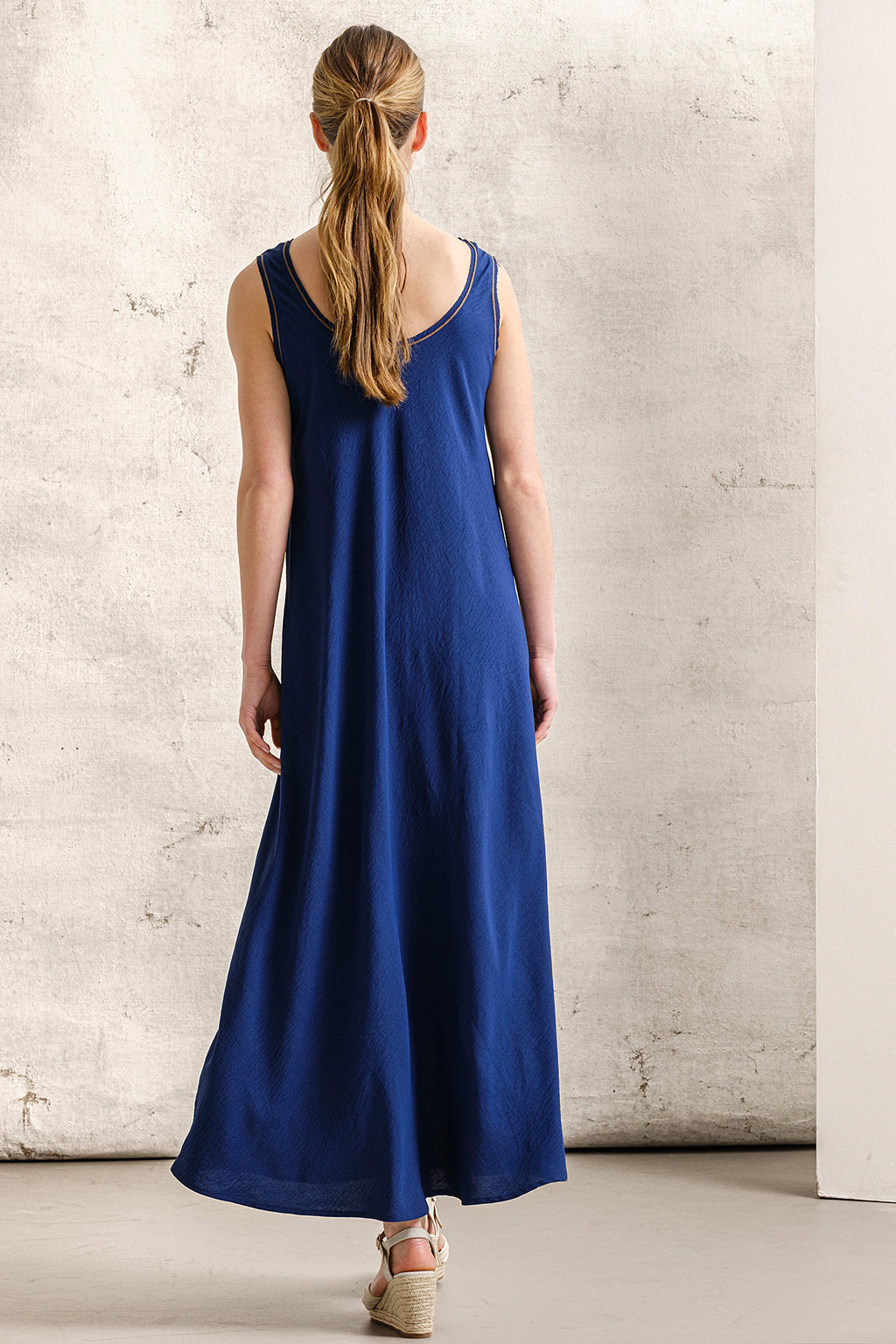 VESTIDO COMPRIDO COM ALÇAS LARGAS