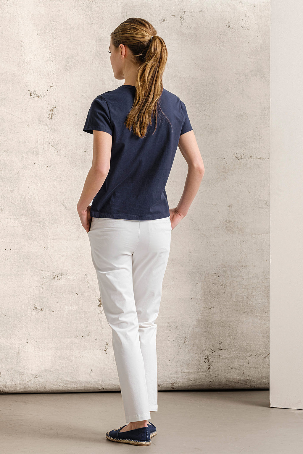 CAMISETA CON LOGOTIPO