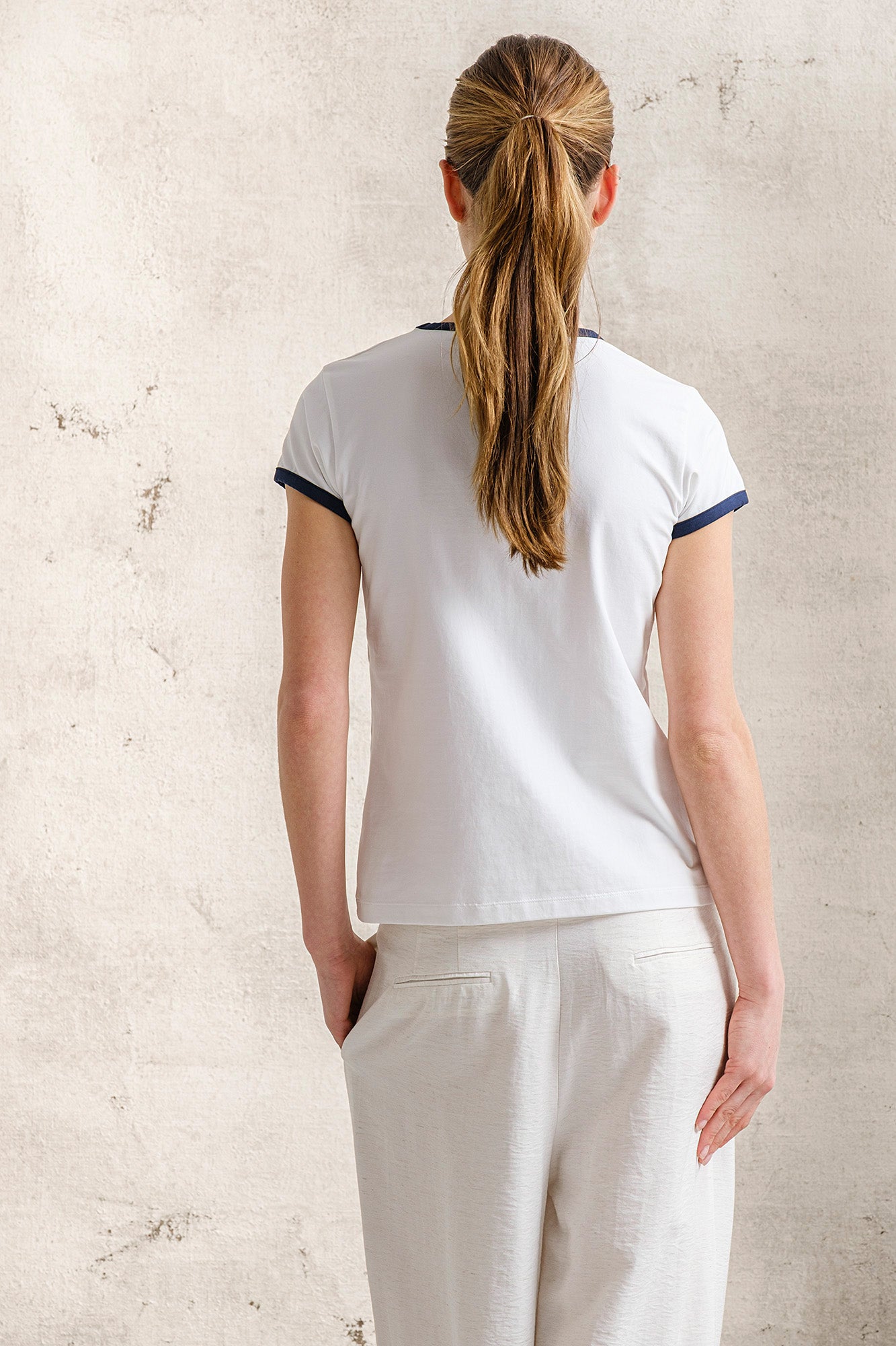 T-SHIRT COM ESTAMPADO QUEBRAMAR