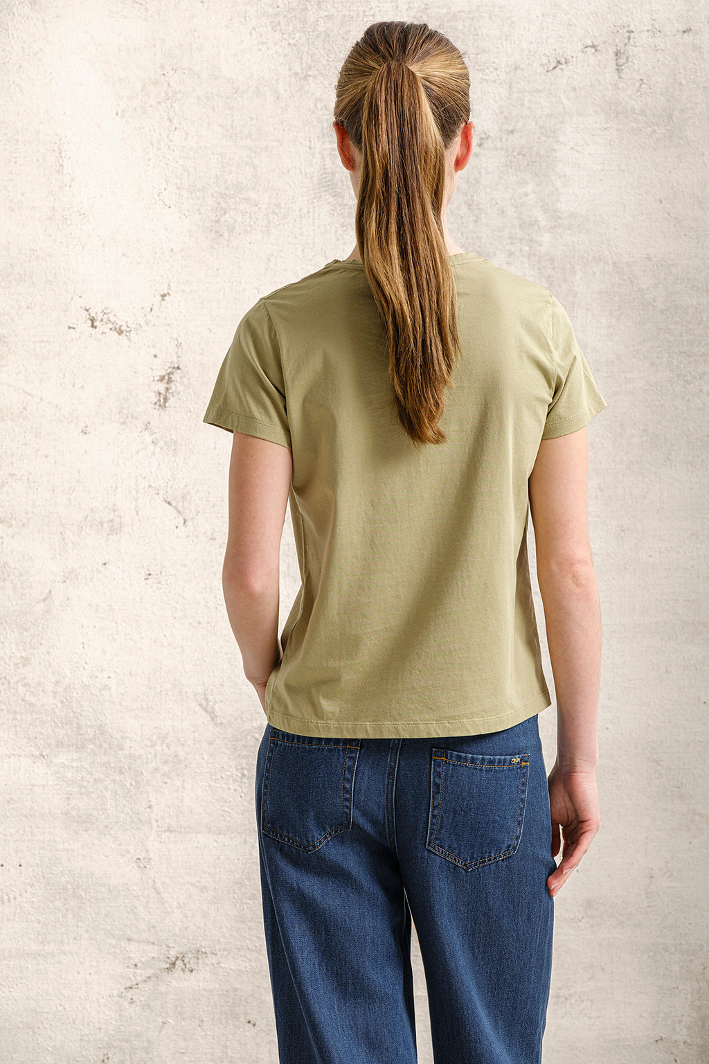 T-SHIRT COM LOGO