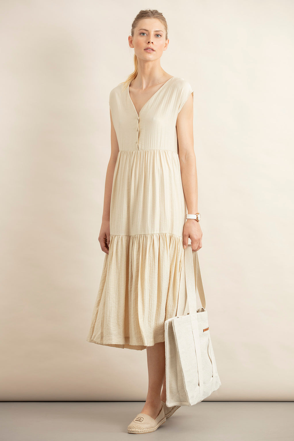 VESTIDO MIDI COM ENCAIXES