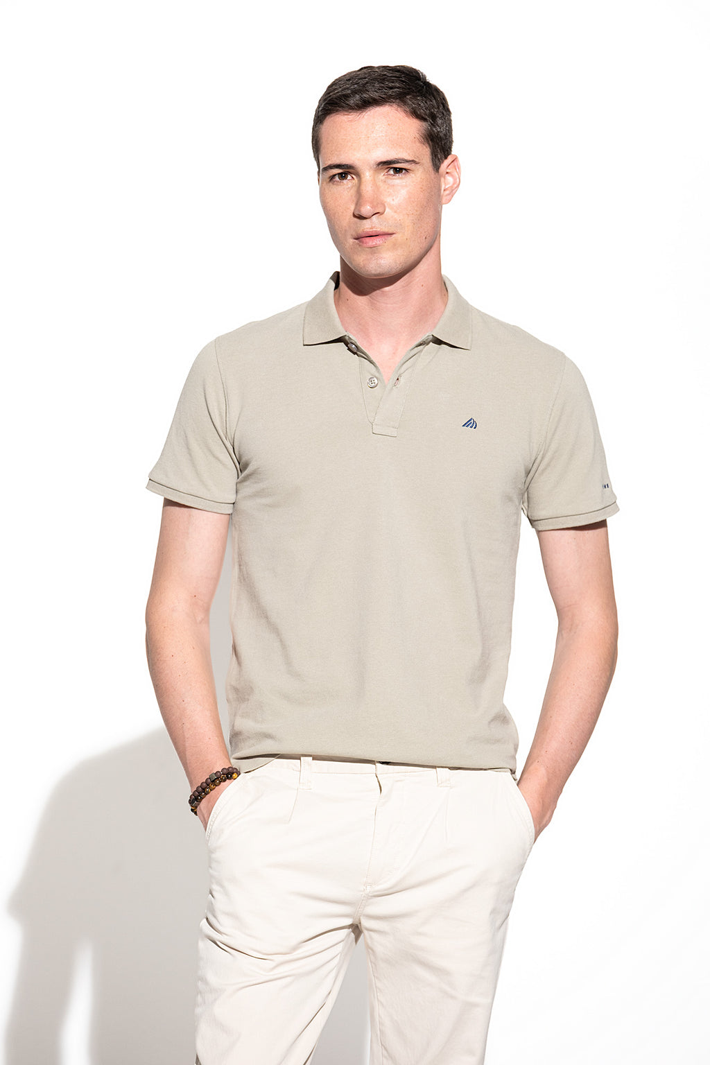 POLO PIQUET COM LOGO A CONTRASTE