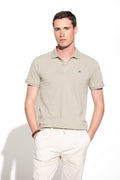 POLO PIQUET COM LOGO A CONTRASTE