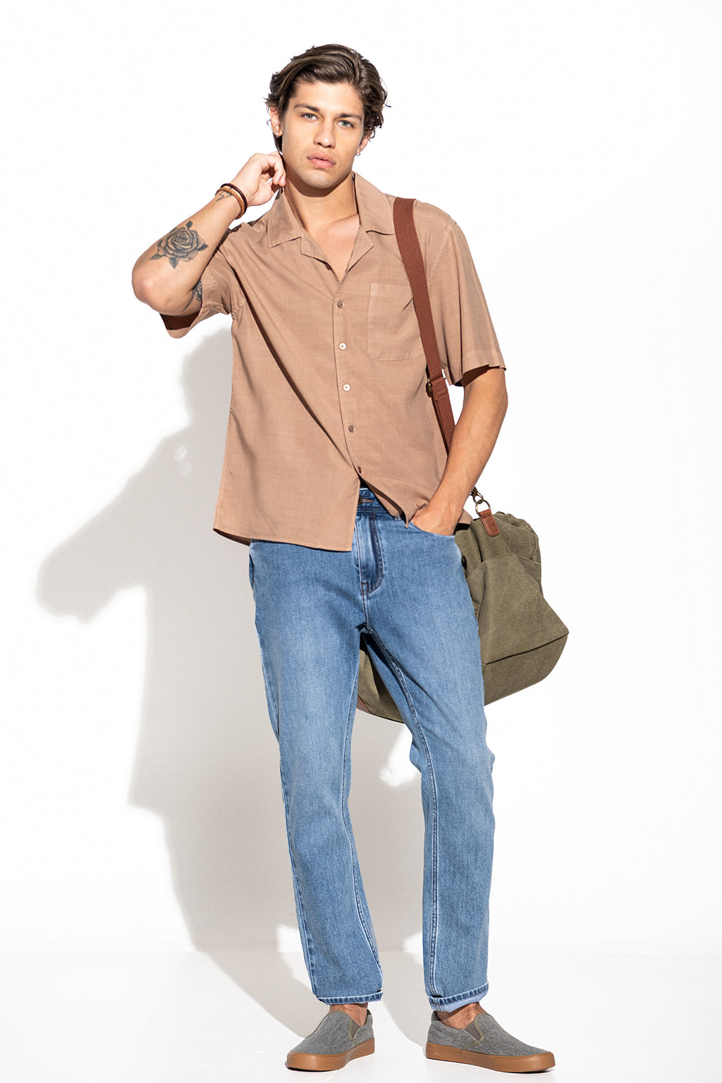 CAMISA DE MANGA CURTA EM TENCEL™