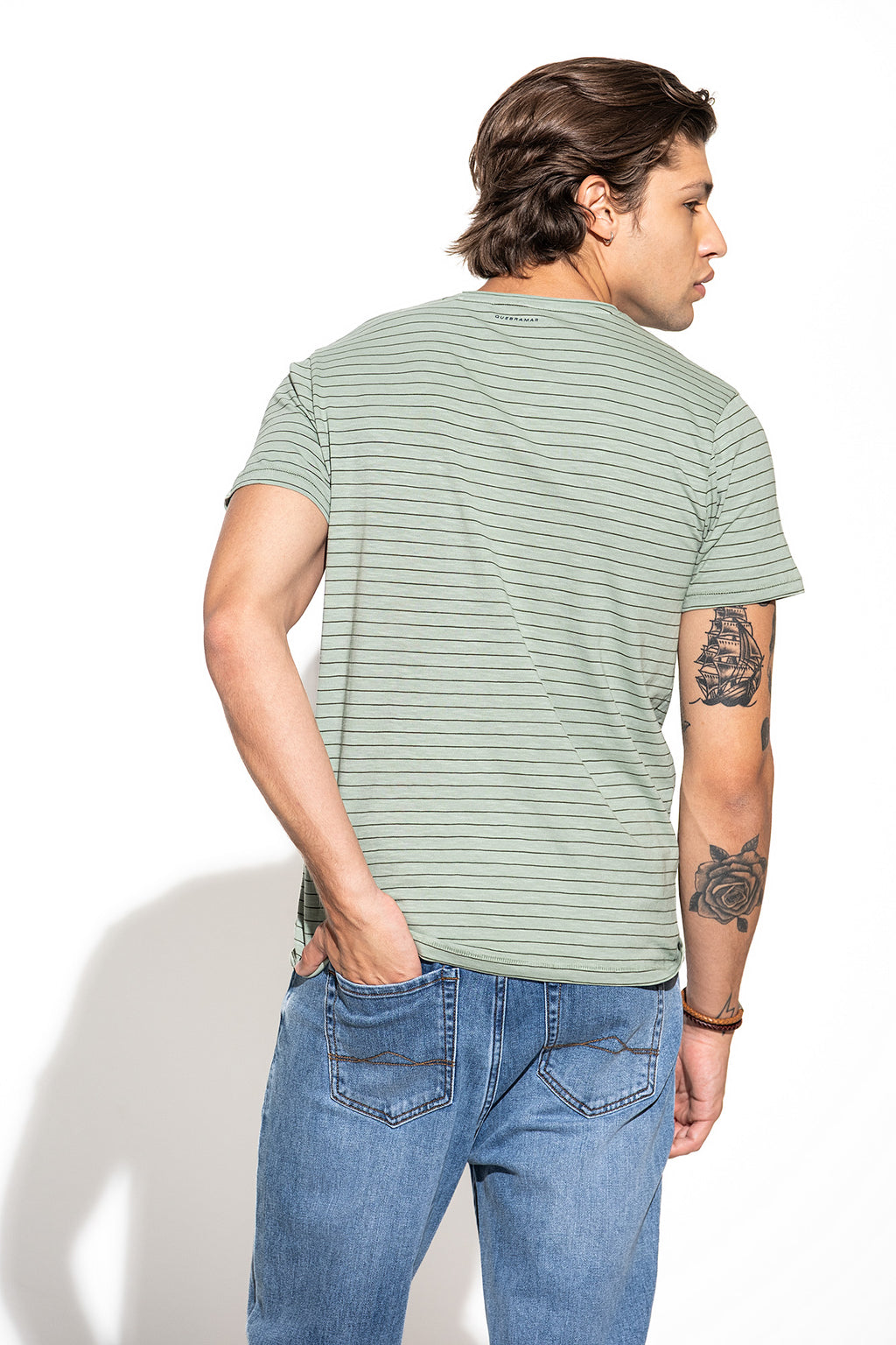 T-SHIRT ÀS RISCAS