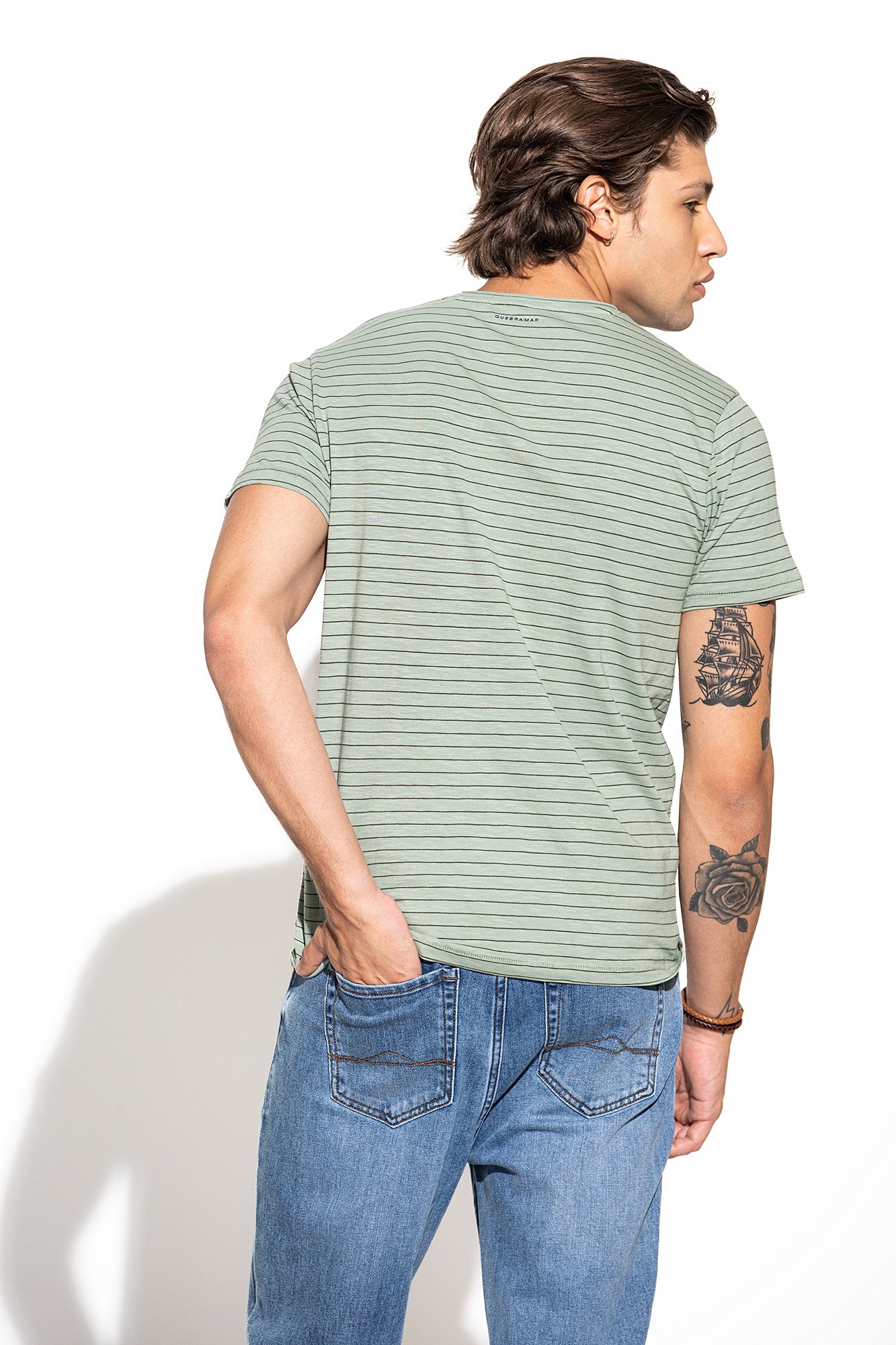 T-SHIRT ÀS RISCAS