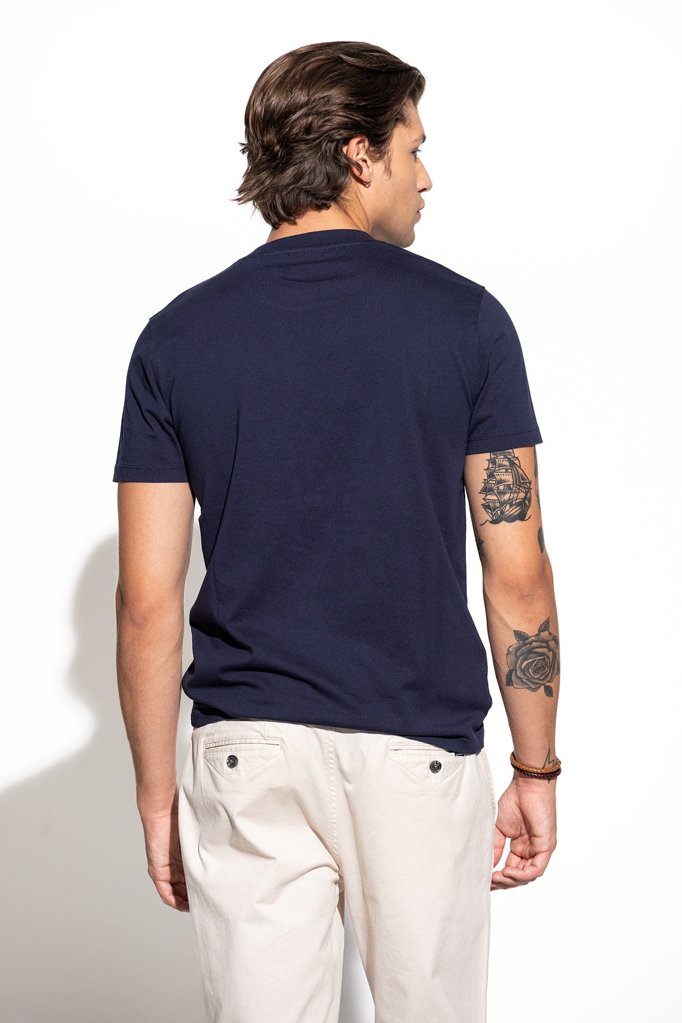 CAMISETA CON ESTAMPADO DE ANCLA