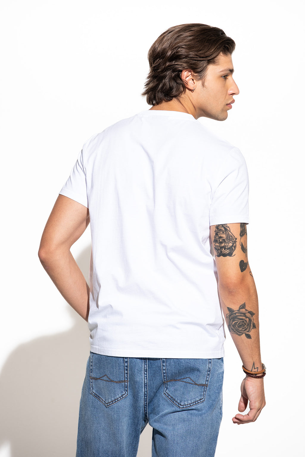 T-SHIRT COM PRINT QUEBRAMAR