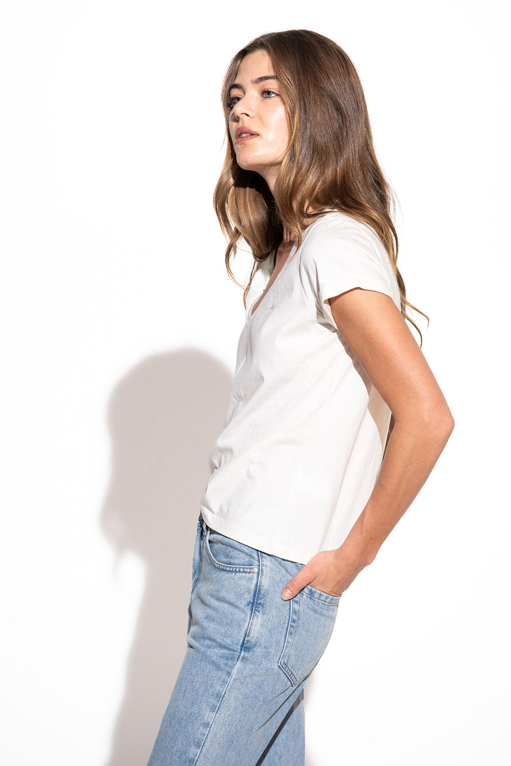 T-SHIRT ESSENTIAL DECOTE EM V