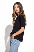 CAMISETA CON BOLSILLO BORDADO