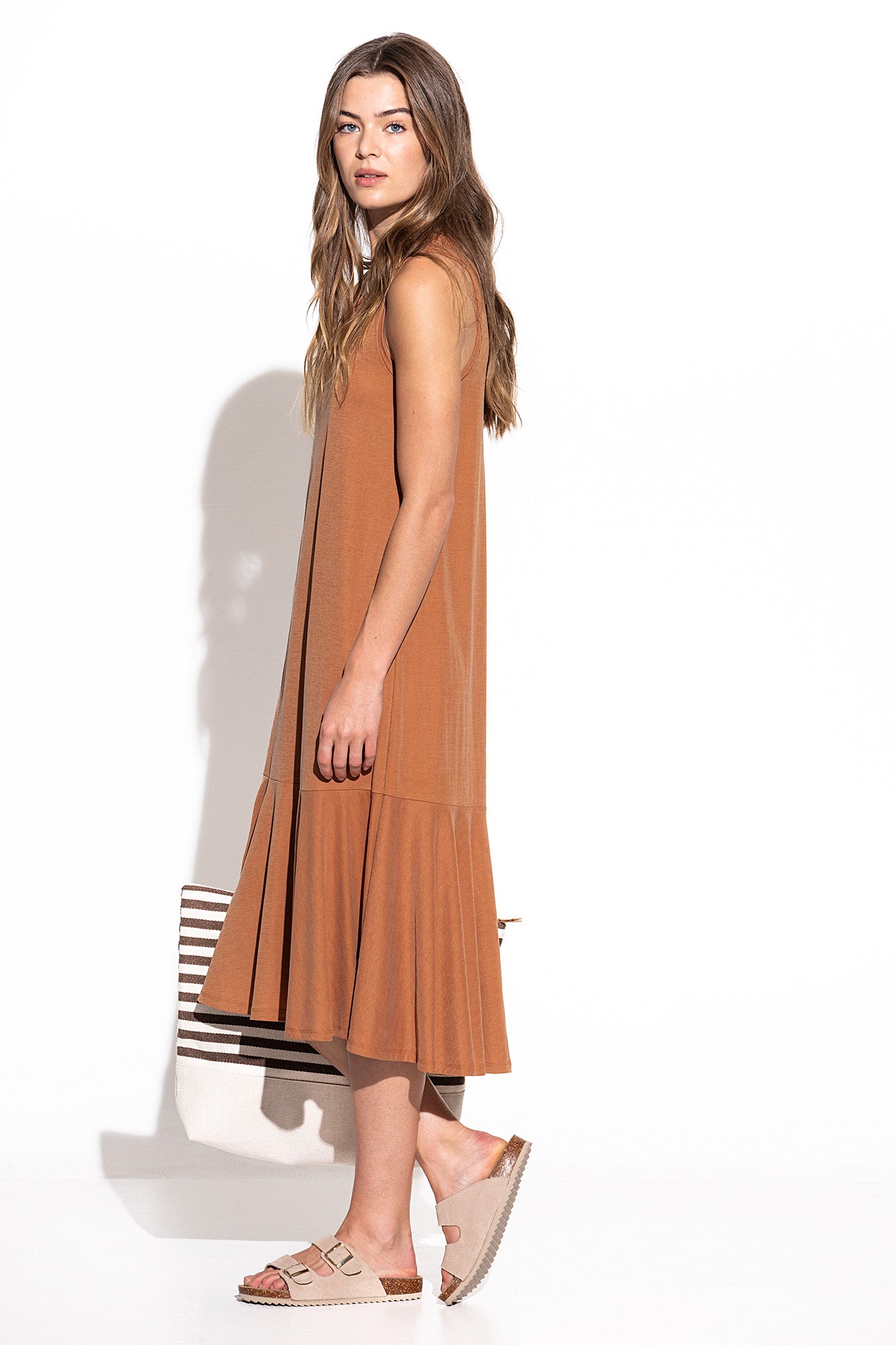 VESTIDO MIDI COM FOLHO