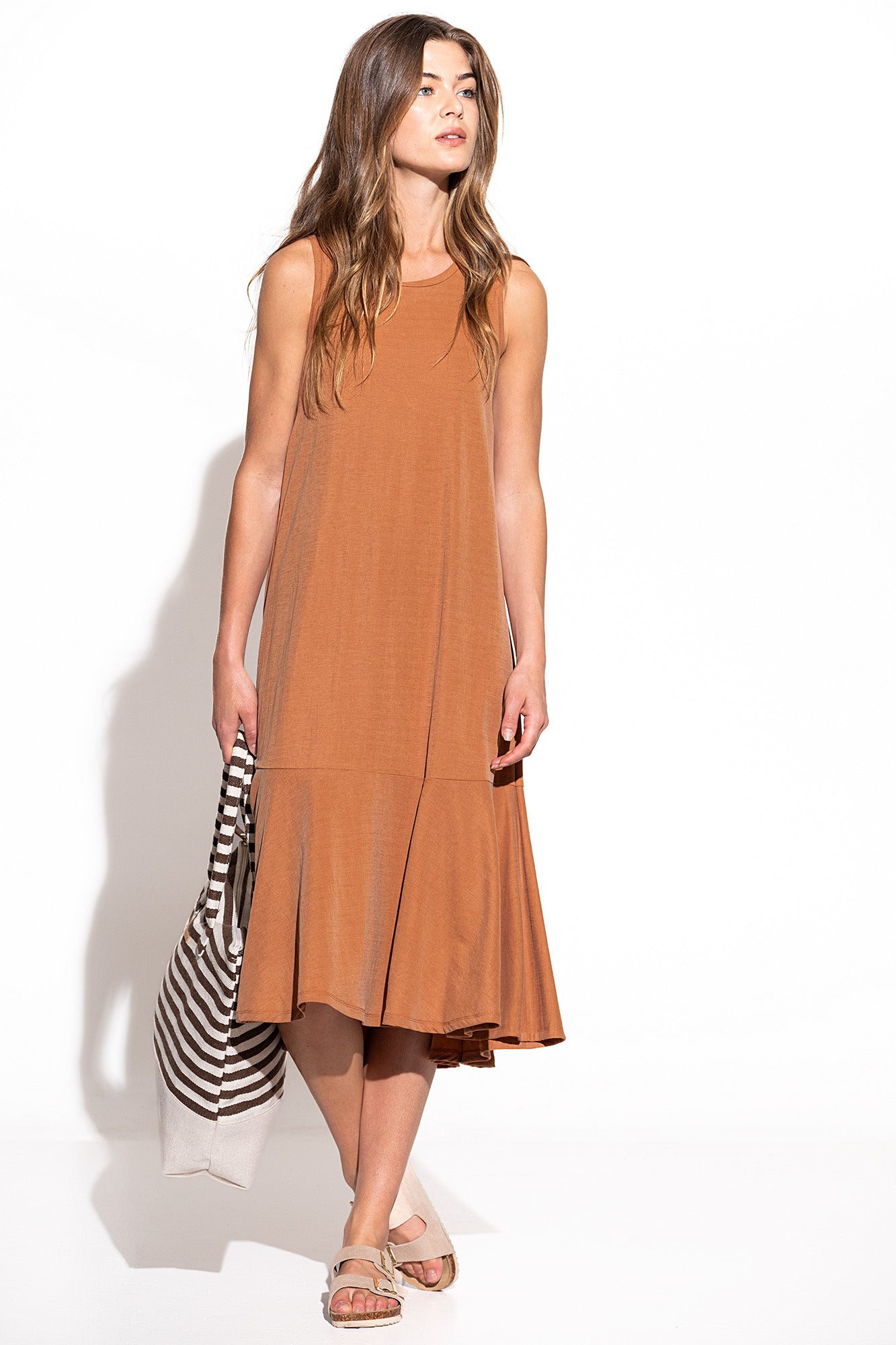 VESTIDO MIDI COM FOLHO