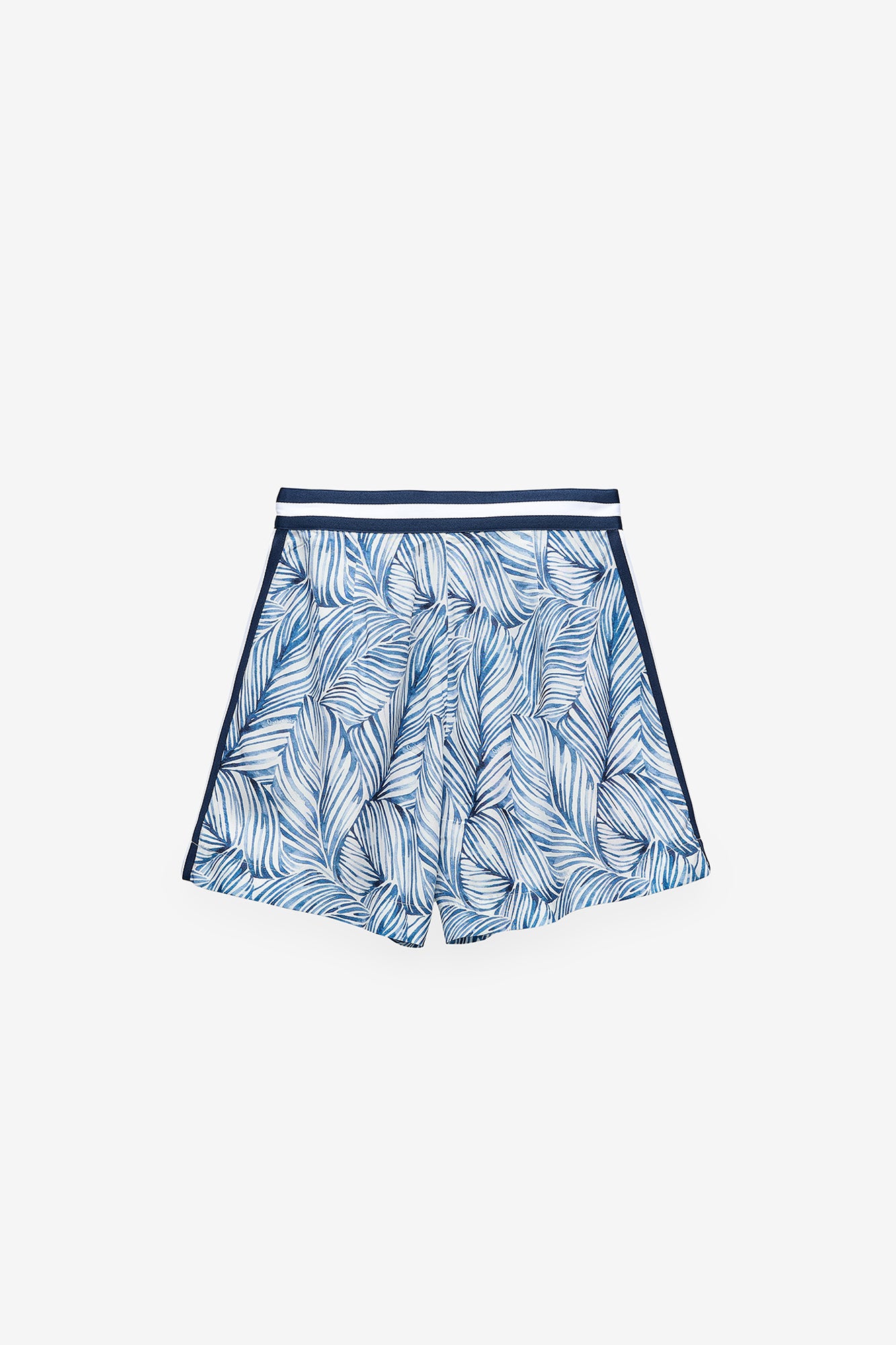 CALÇÕES COM PRINT FOLHAS