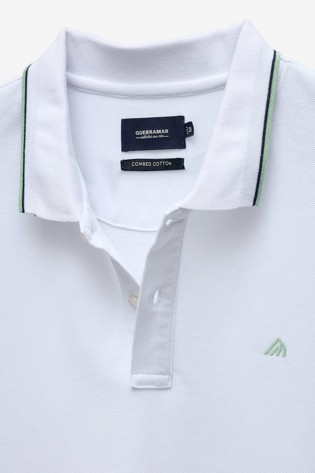POLO PIQUÉ CON RAYAS EN EL CUELLO