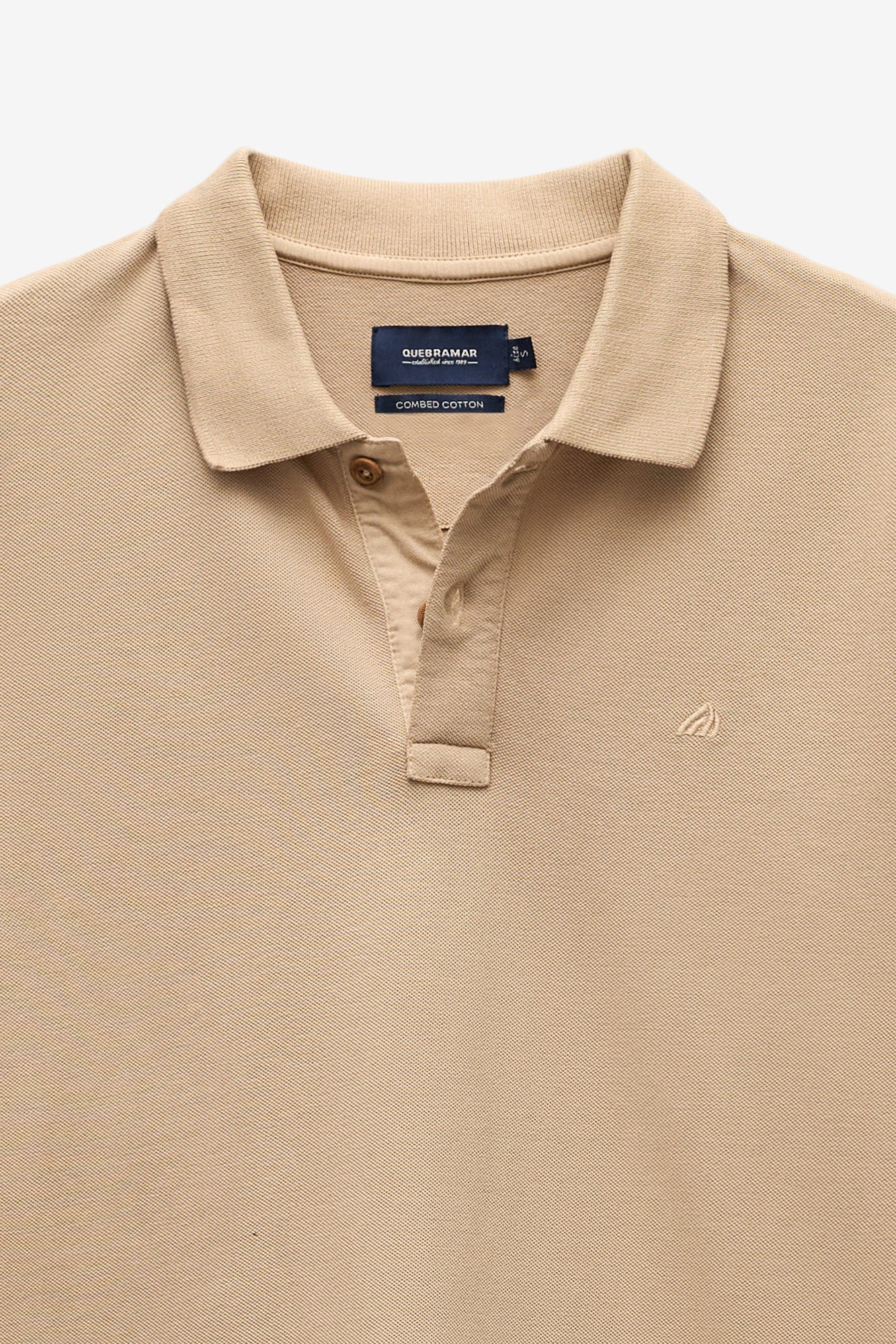 POLO PIQUET LISO COM BORDADO