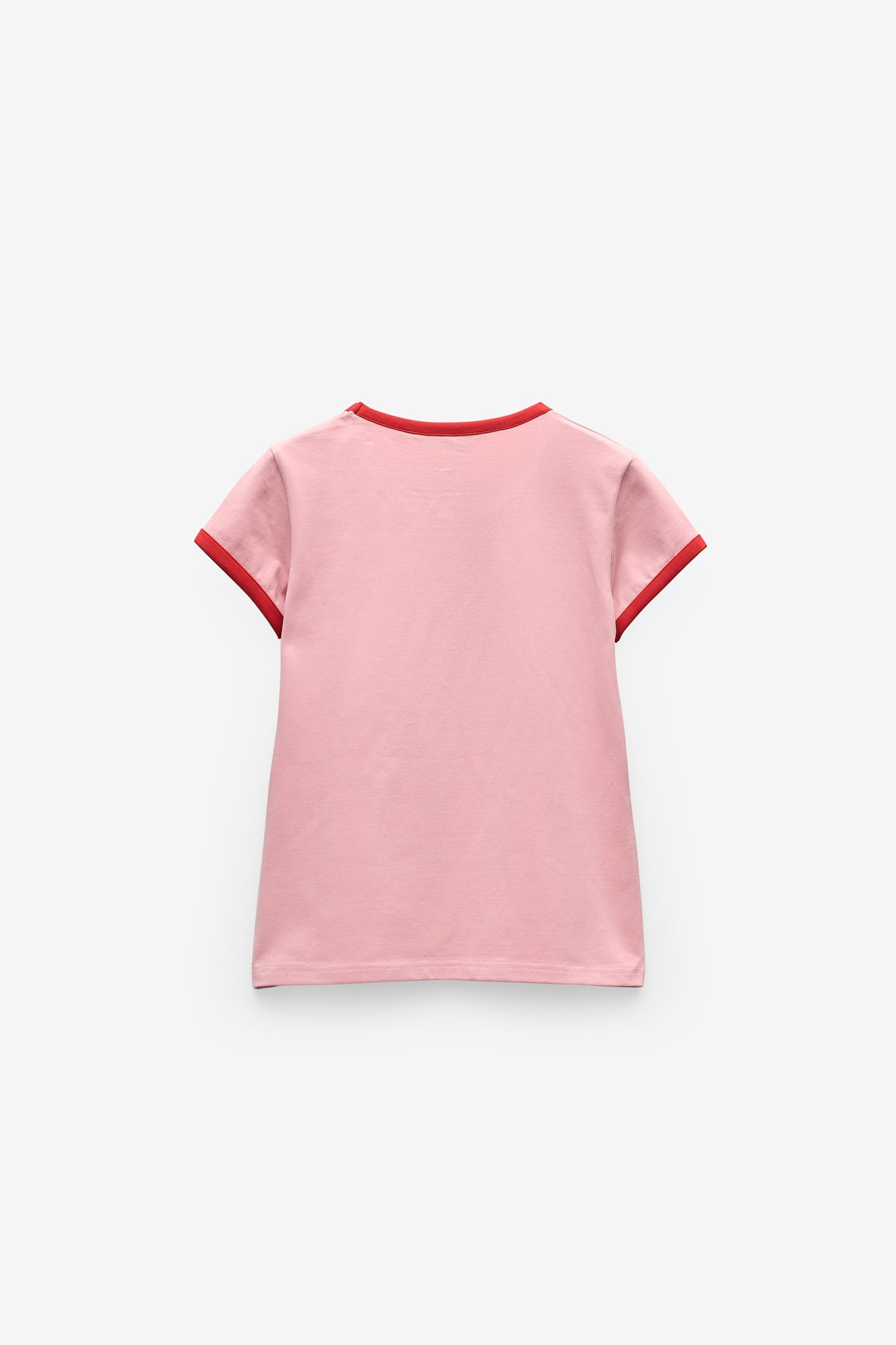 T-SHIRT COM CONTRASTE NA GOLA E MANGAS