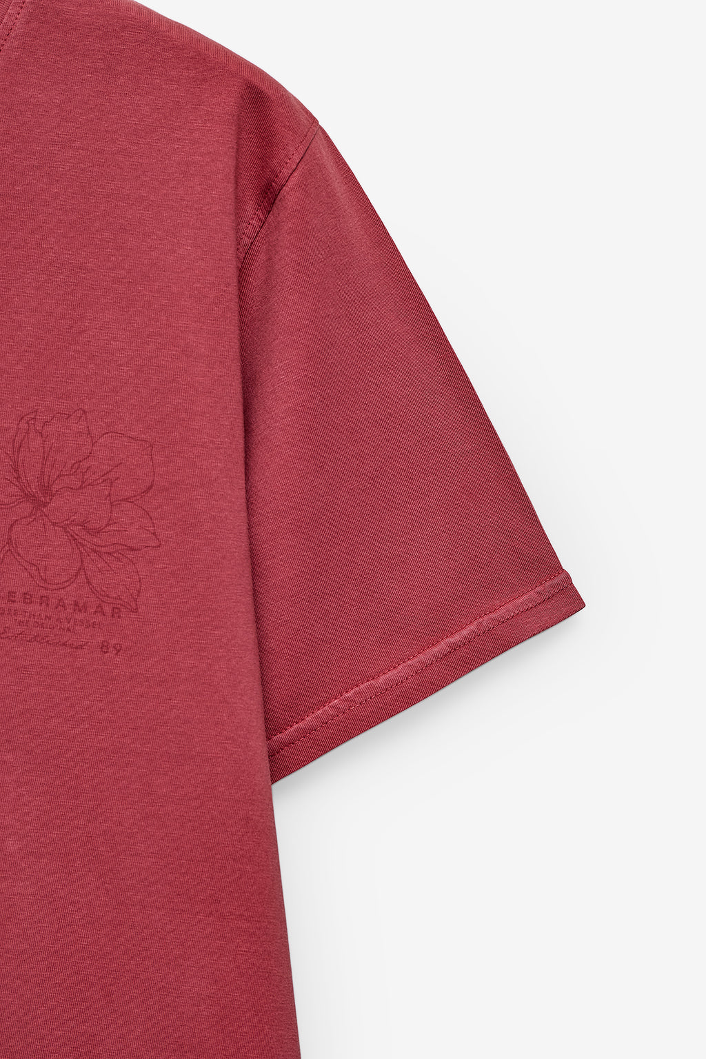 T-SHIRT EFEITO LAVADO COM PRINT