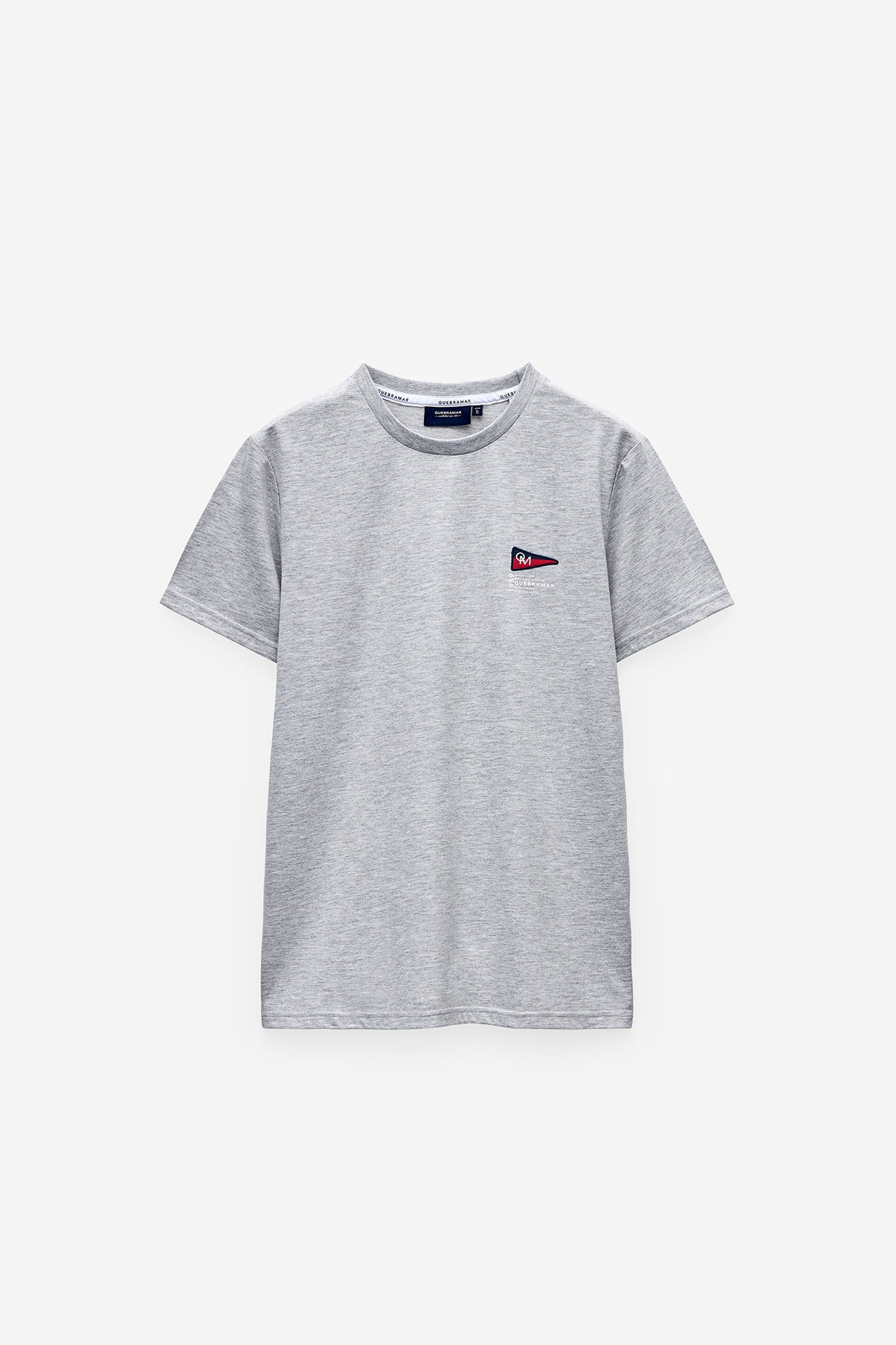 T-SHIRT COM BADGE