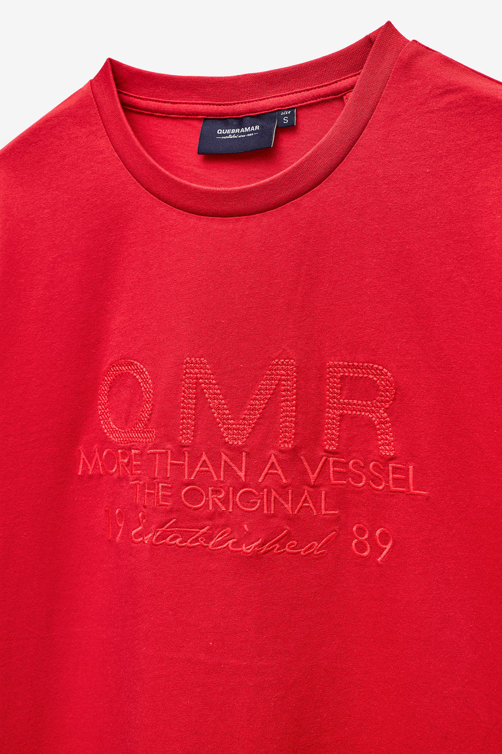 CAMISETA CON BORDADO