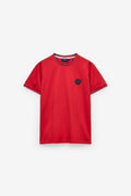 T-SHIRT COM BADGE E RISCAS NO RIB