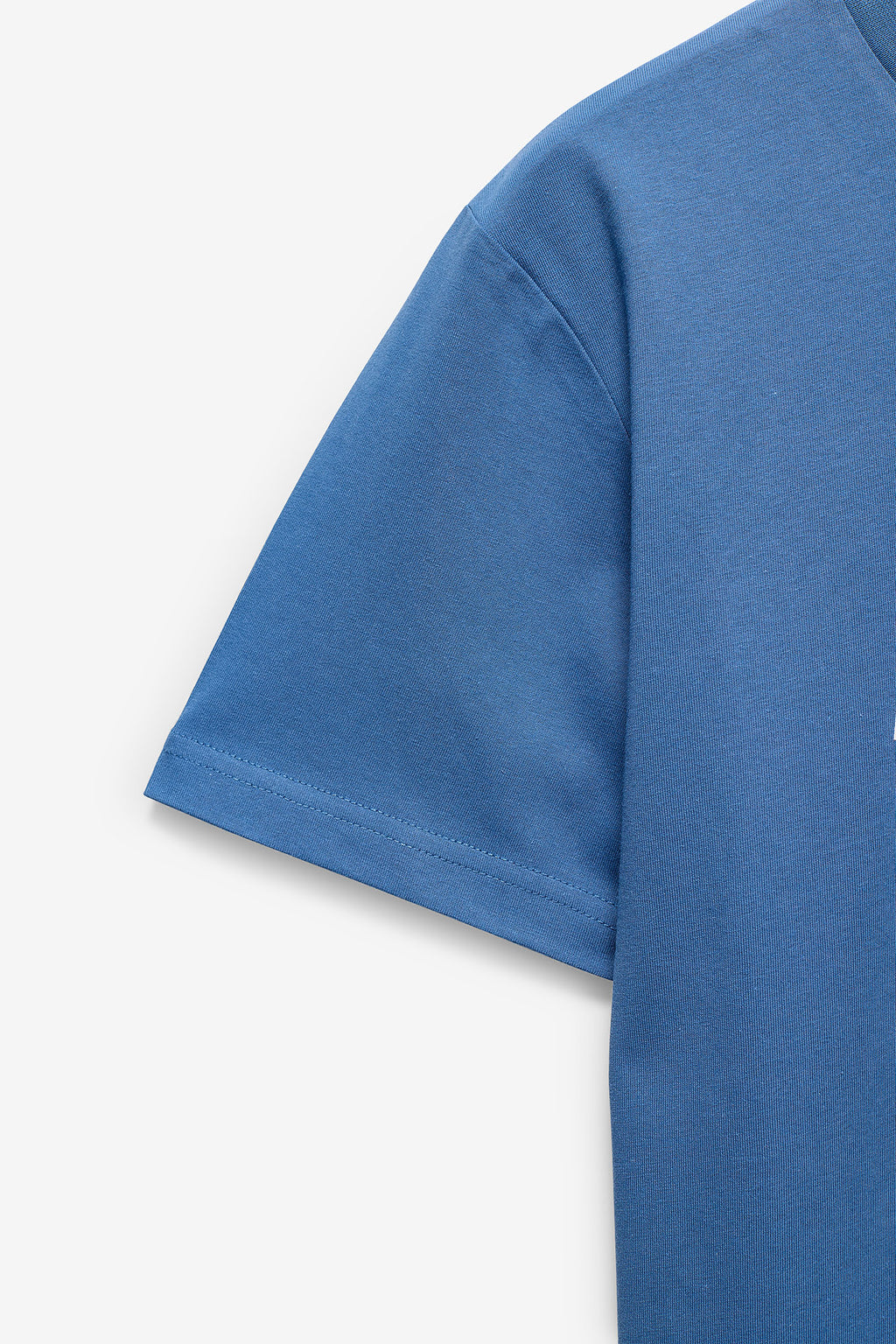 T-SHIRT COM PRINT E ETIQUETA