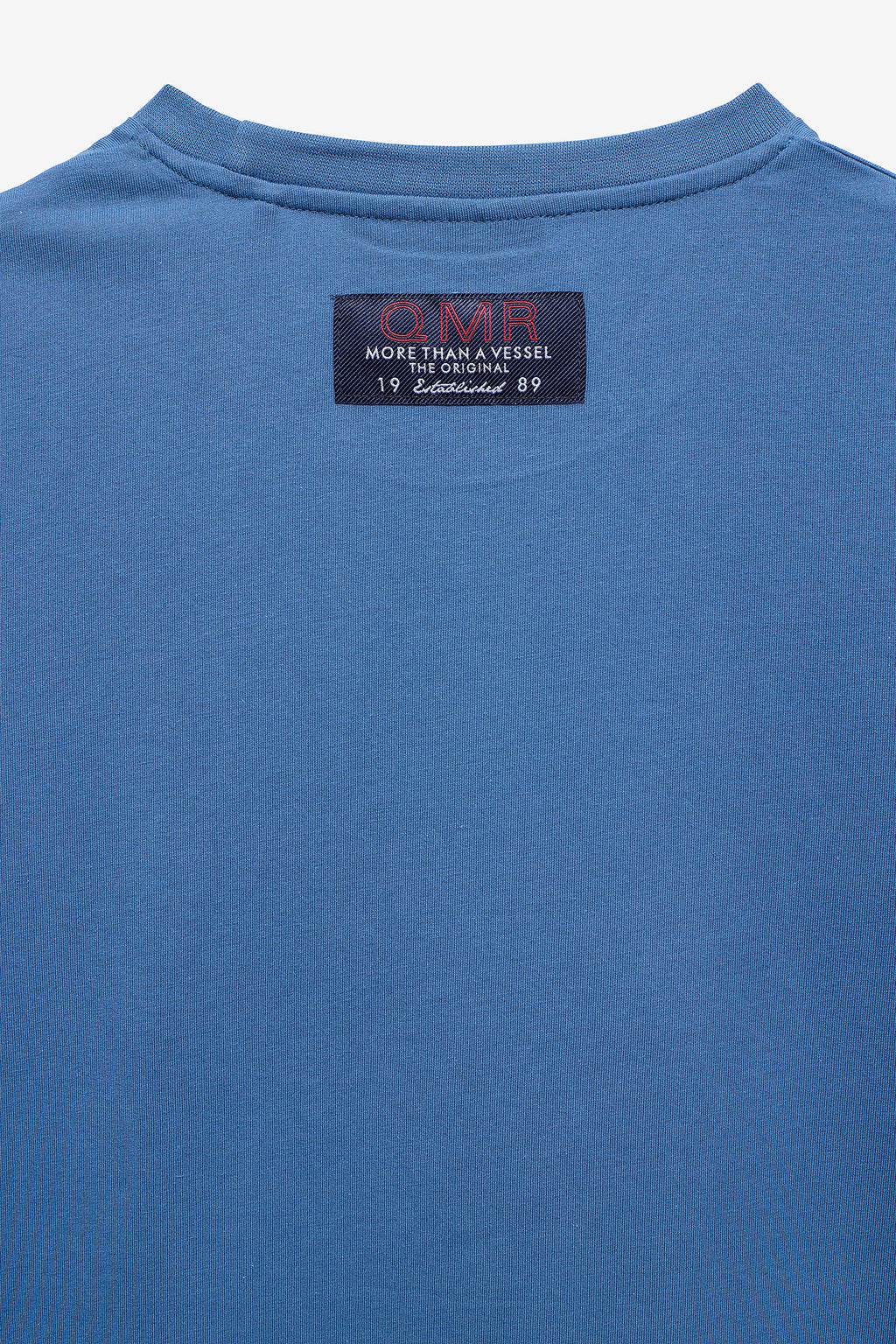 T-SHIRT COM PRINT E ETIQUETA