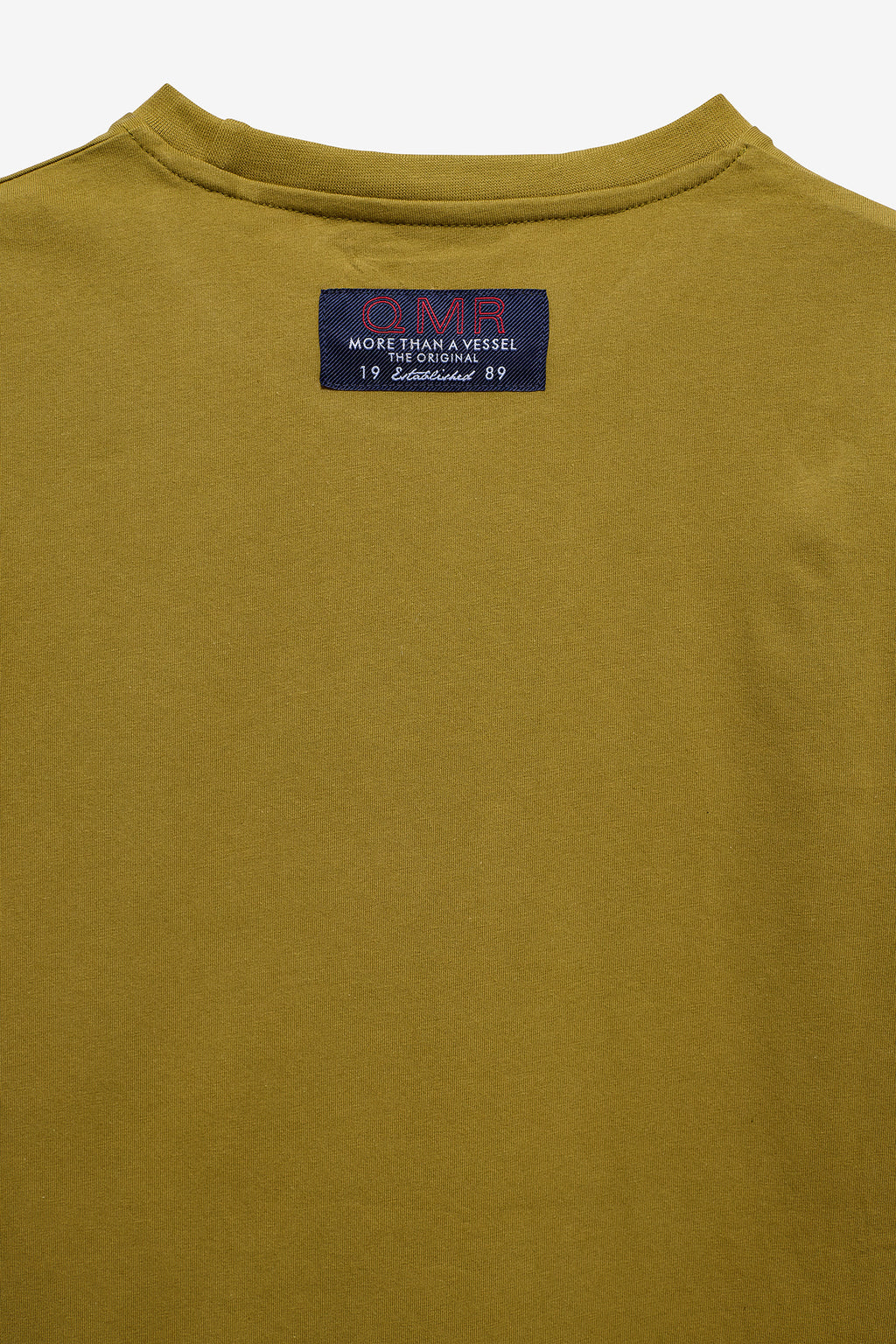 T-SHIRT COM PRINT E ETIQUETA