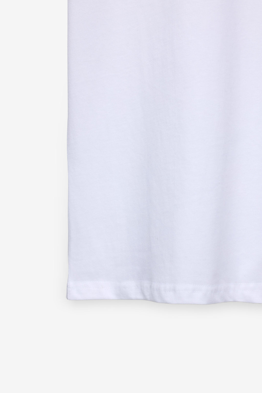 T-SHIRT COM PRINT TEXTO EM CONTRASTE