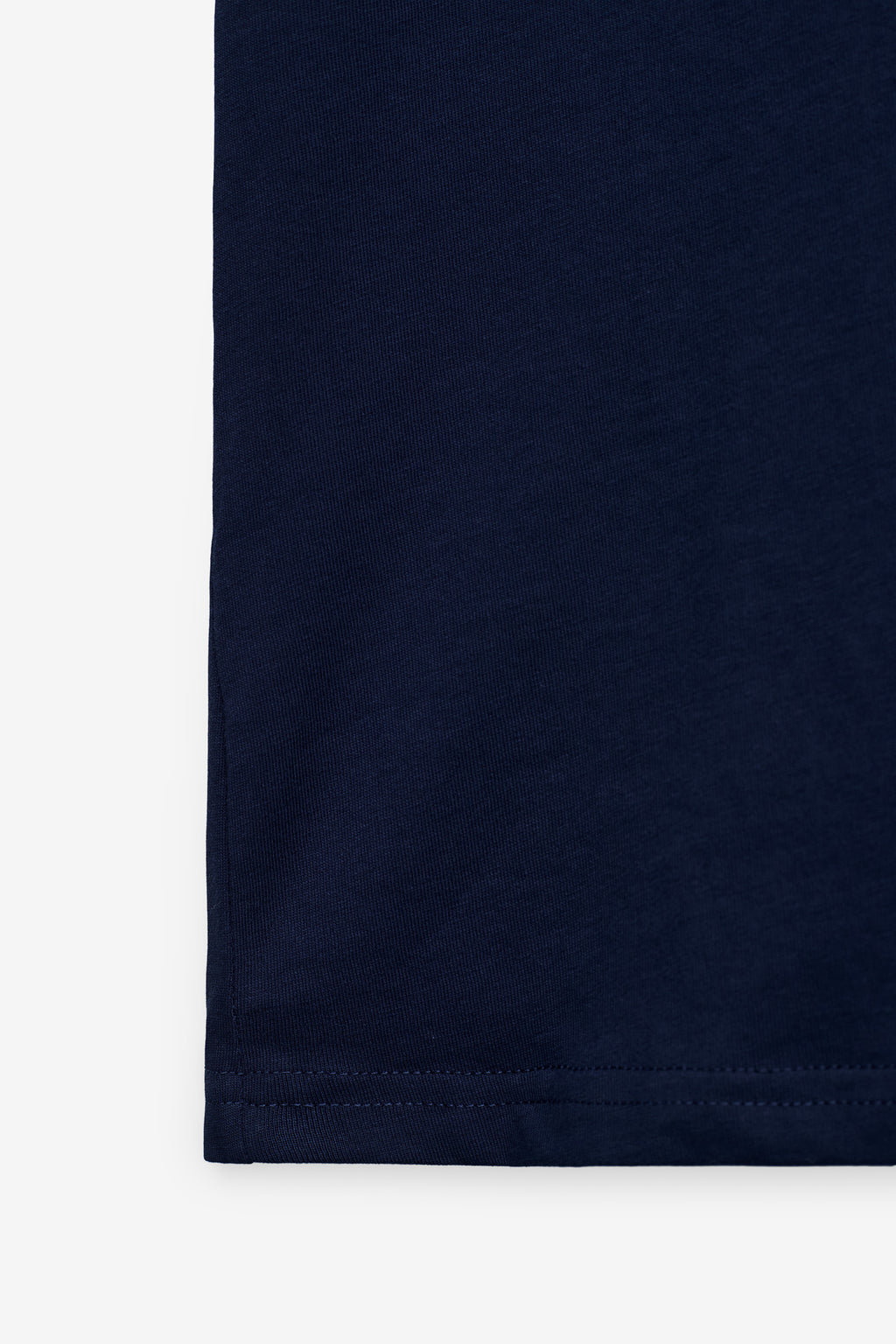 T-SHIRT COM PRINT TEXTO EM CONTRASTE