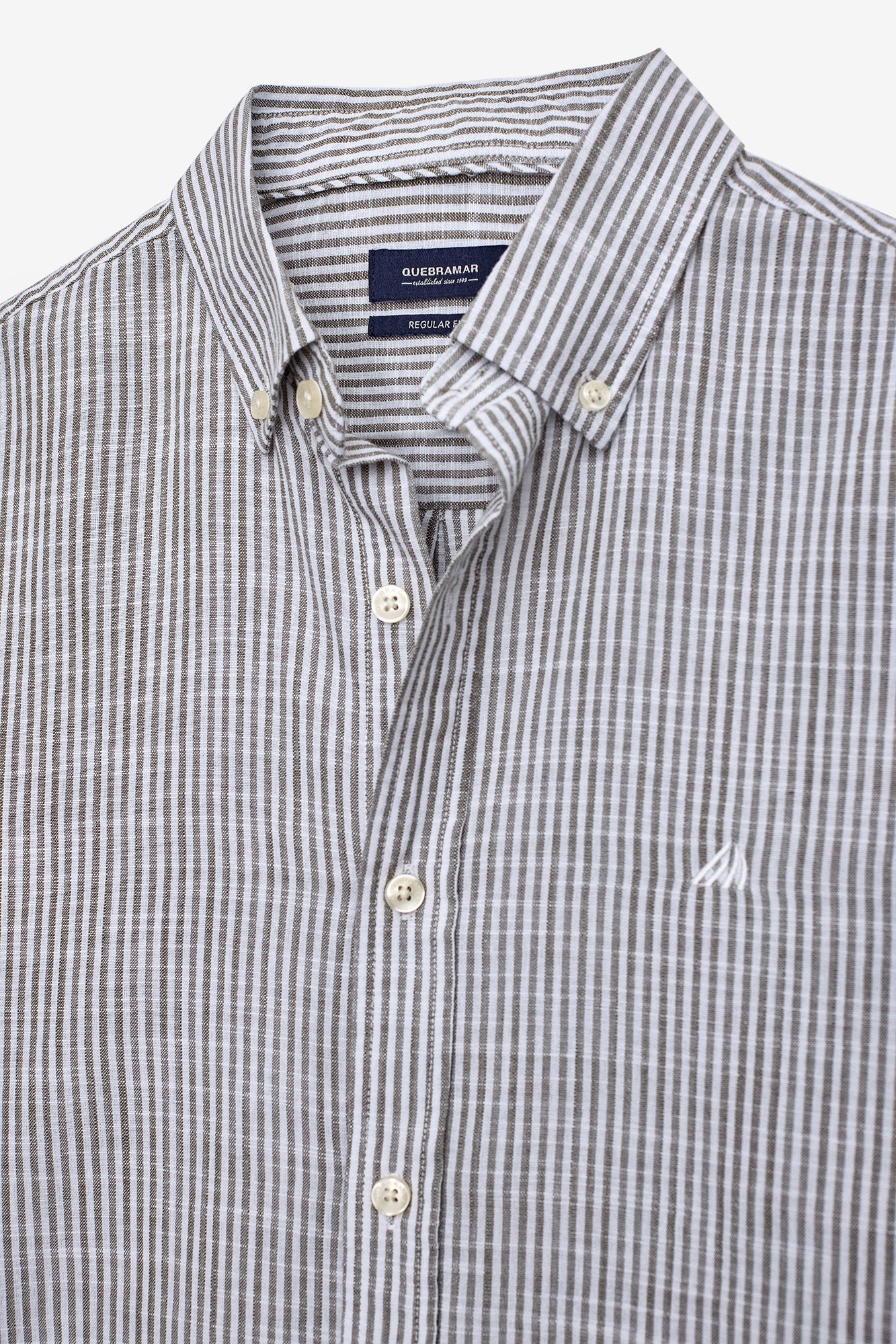 CAMISA COM EFEITO SLUB EM ALGODÃO