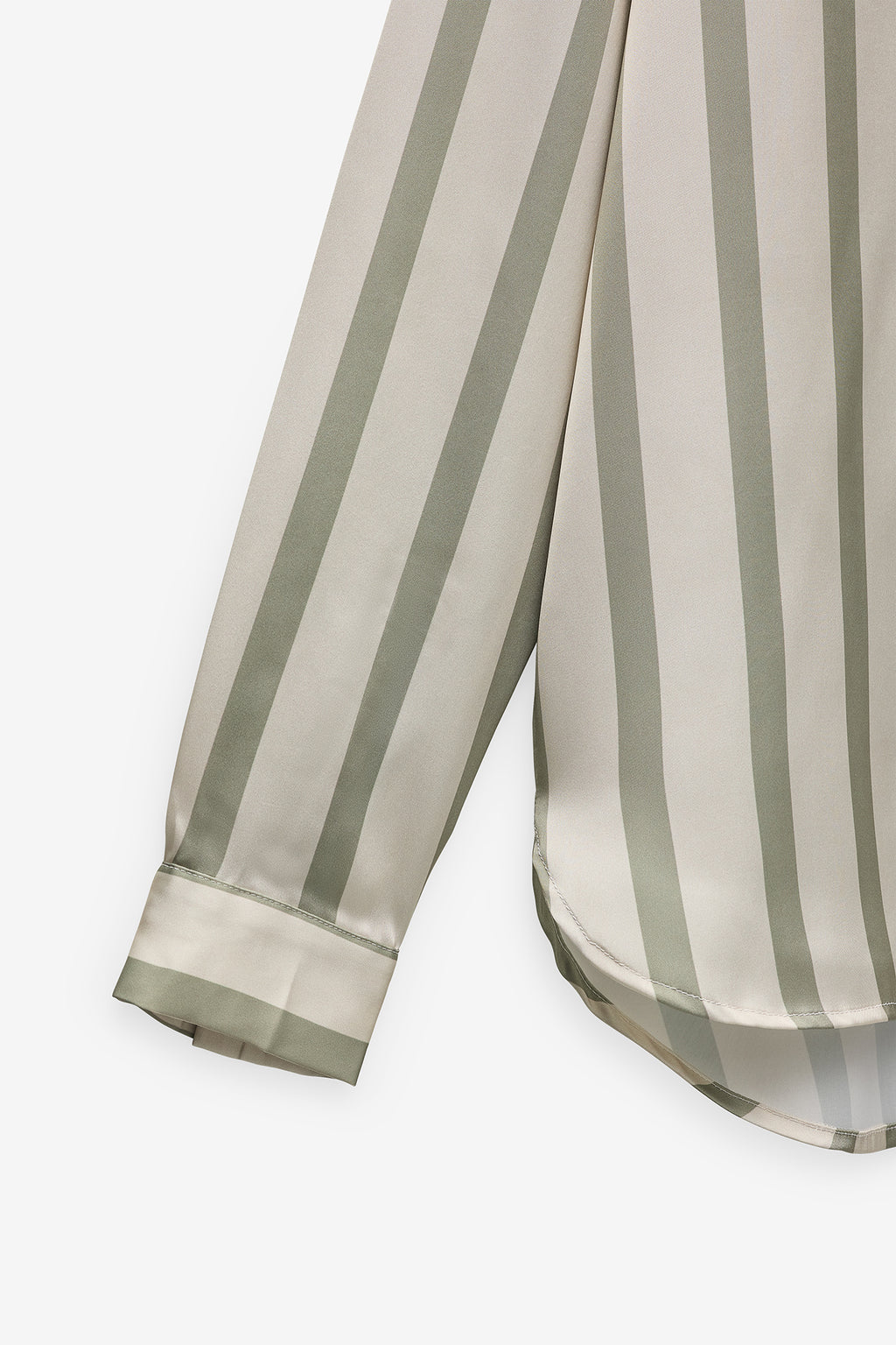 CAMISA FLUIDA COM RISCAS LARGAS