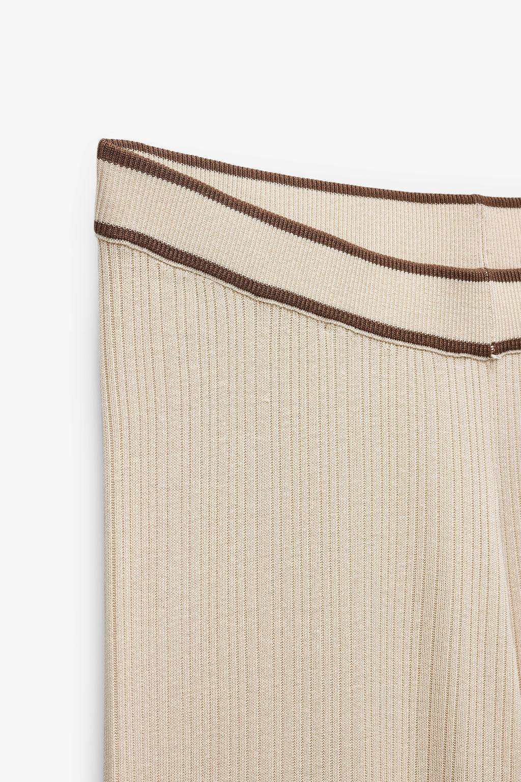 PANTALÓN DE PUNTO CON CONTRASTES