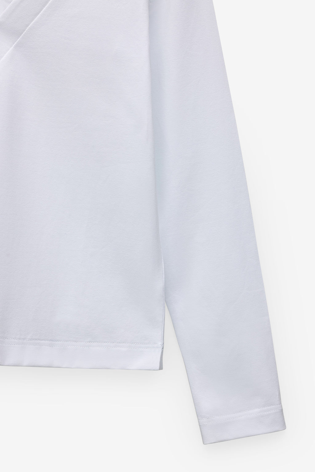 LONGSLEEVE COM DECOTE EM V