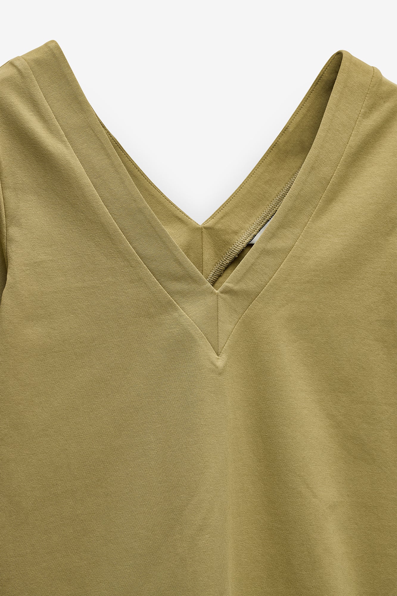 LONGSLEEVE COM DECOTE EM V