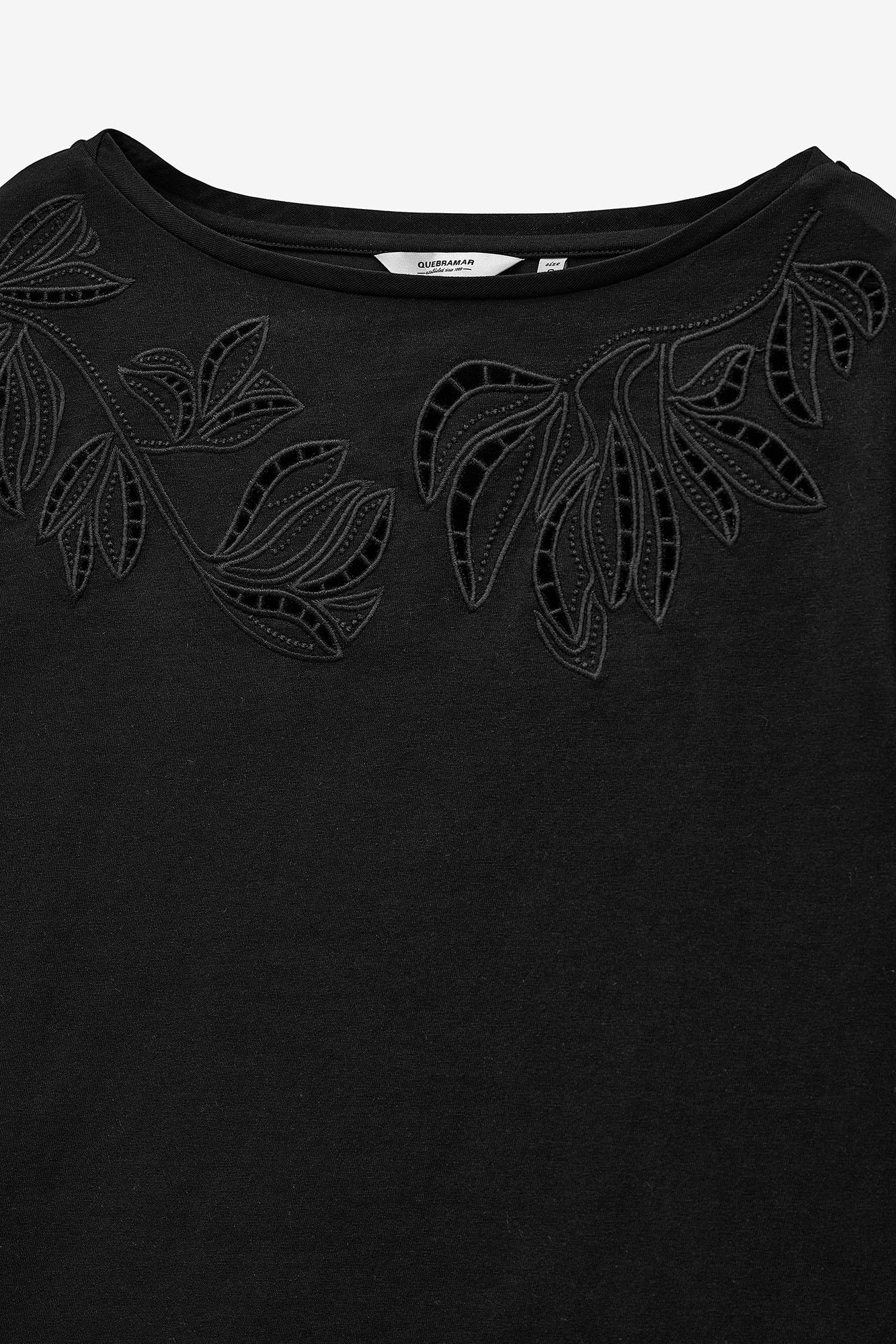 CAMISETA DE MANGA LARGA CON BORDADO