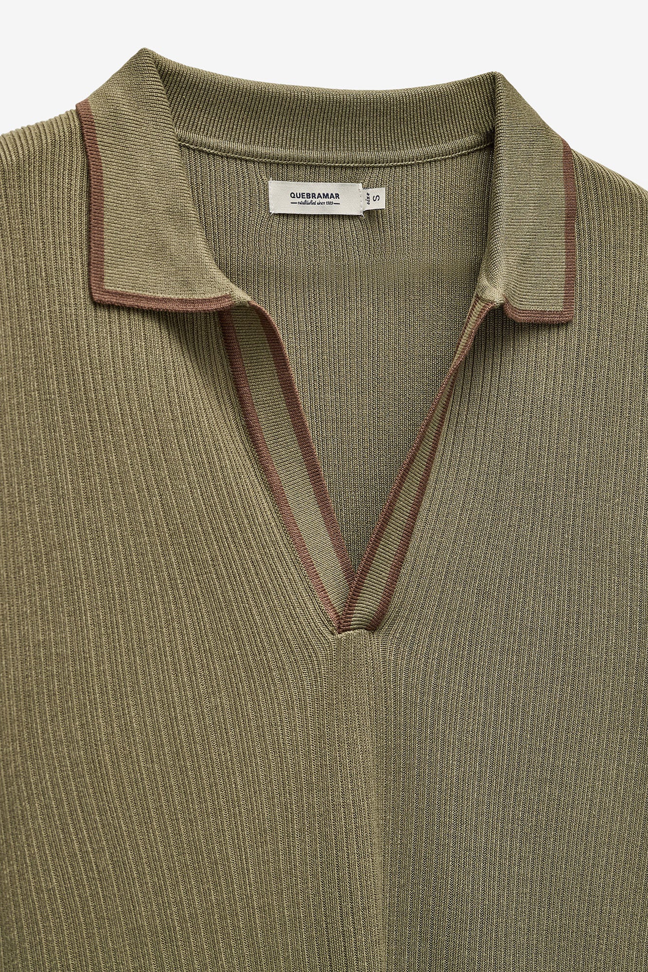 CAMISOLA DE MALHA COM GOLA DE POLO