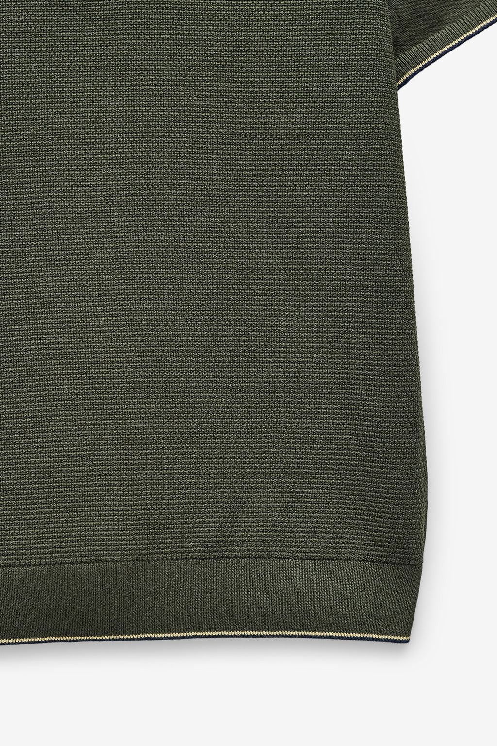 CAMISOLA COM GOLA DE POLO