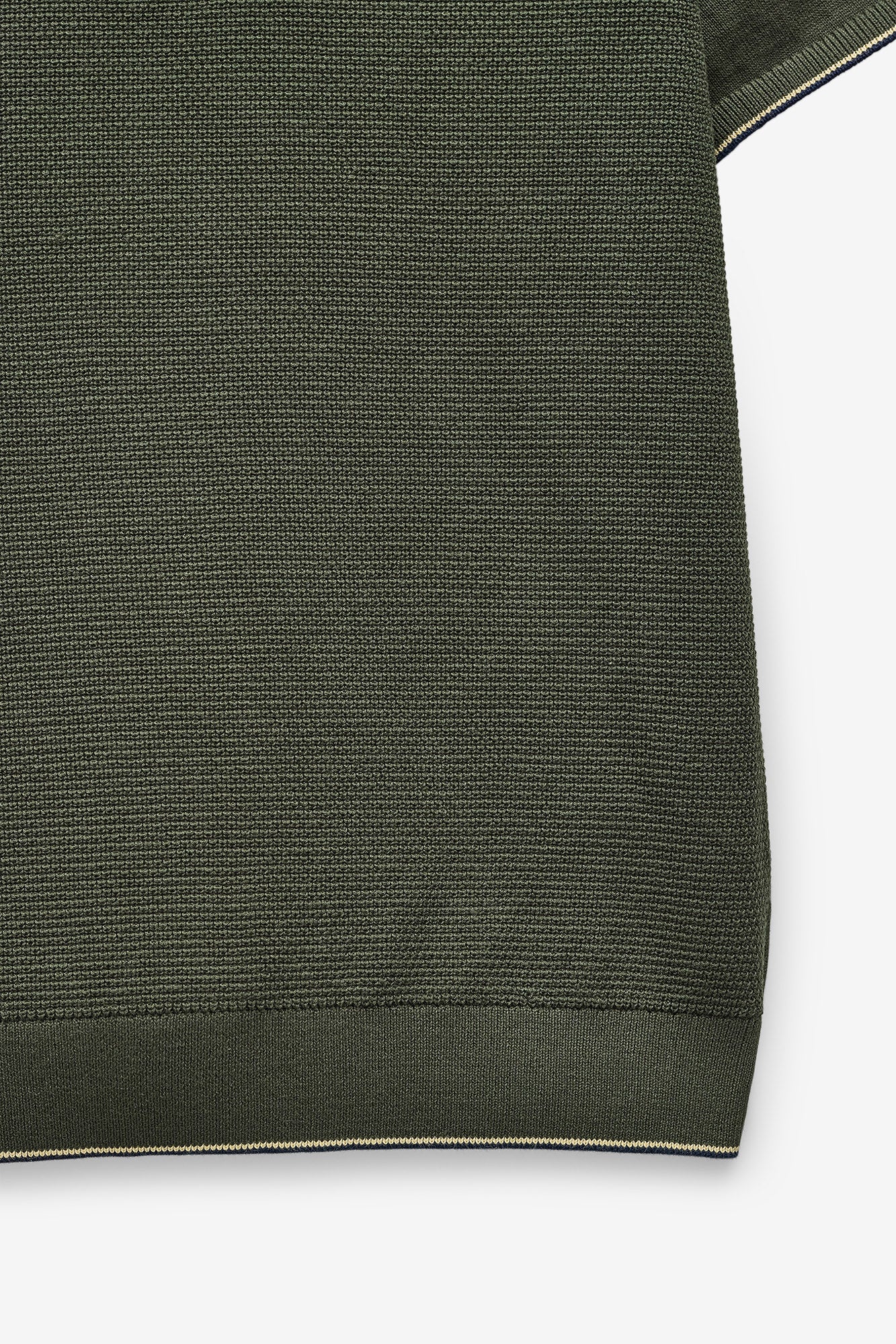 CAMISOLA COM GOLA DE POLO