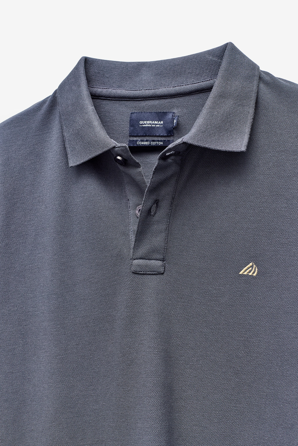 POLO PIQUET COM LOGO EM CONTRASTE