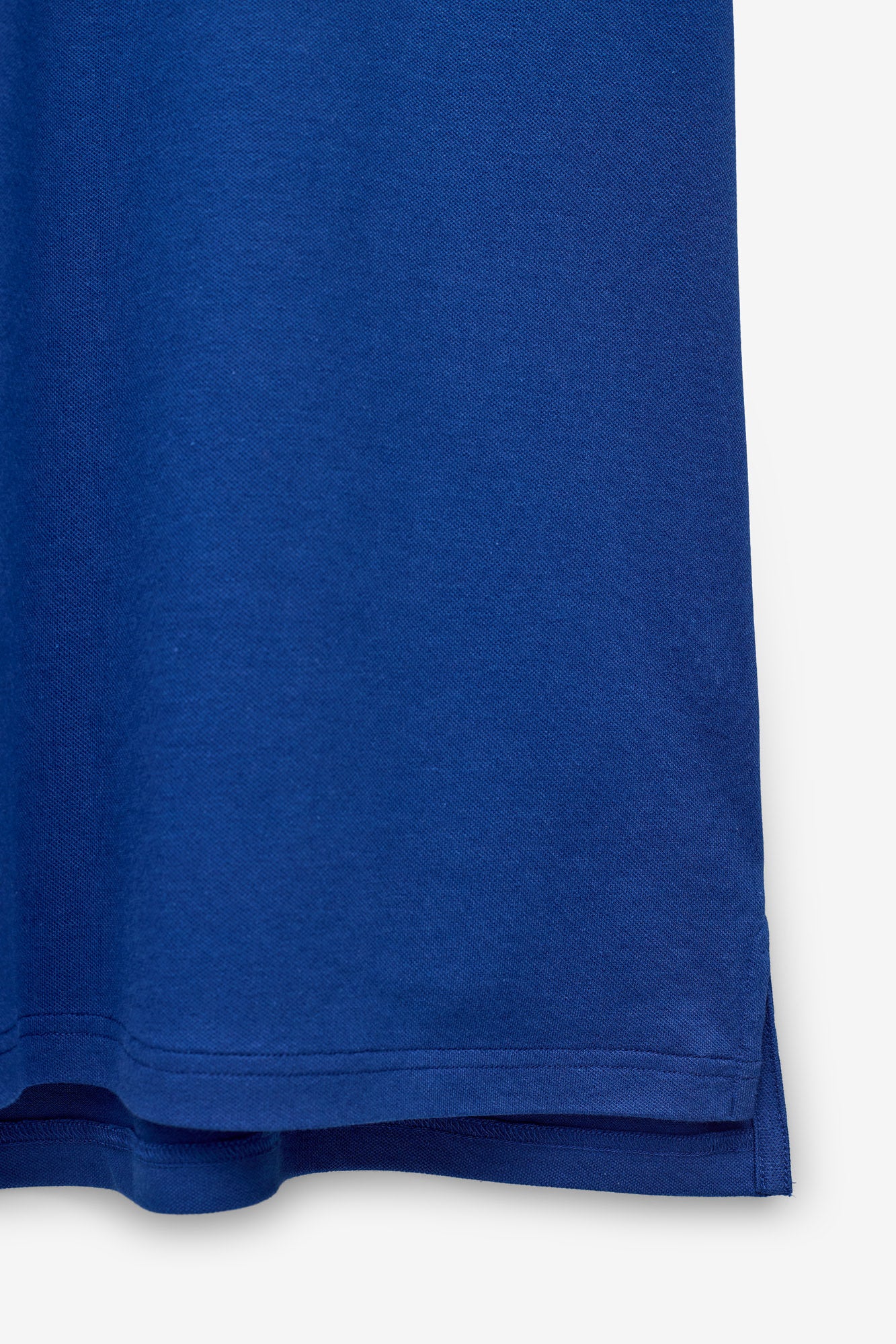 POLO MICRO PIQUET COM GOLA JACQUARD
