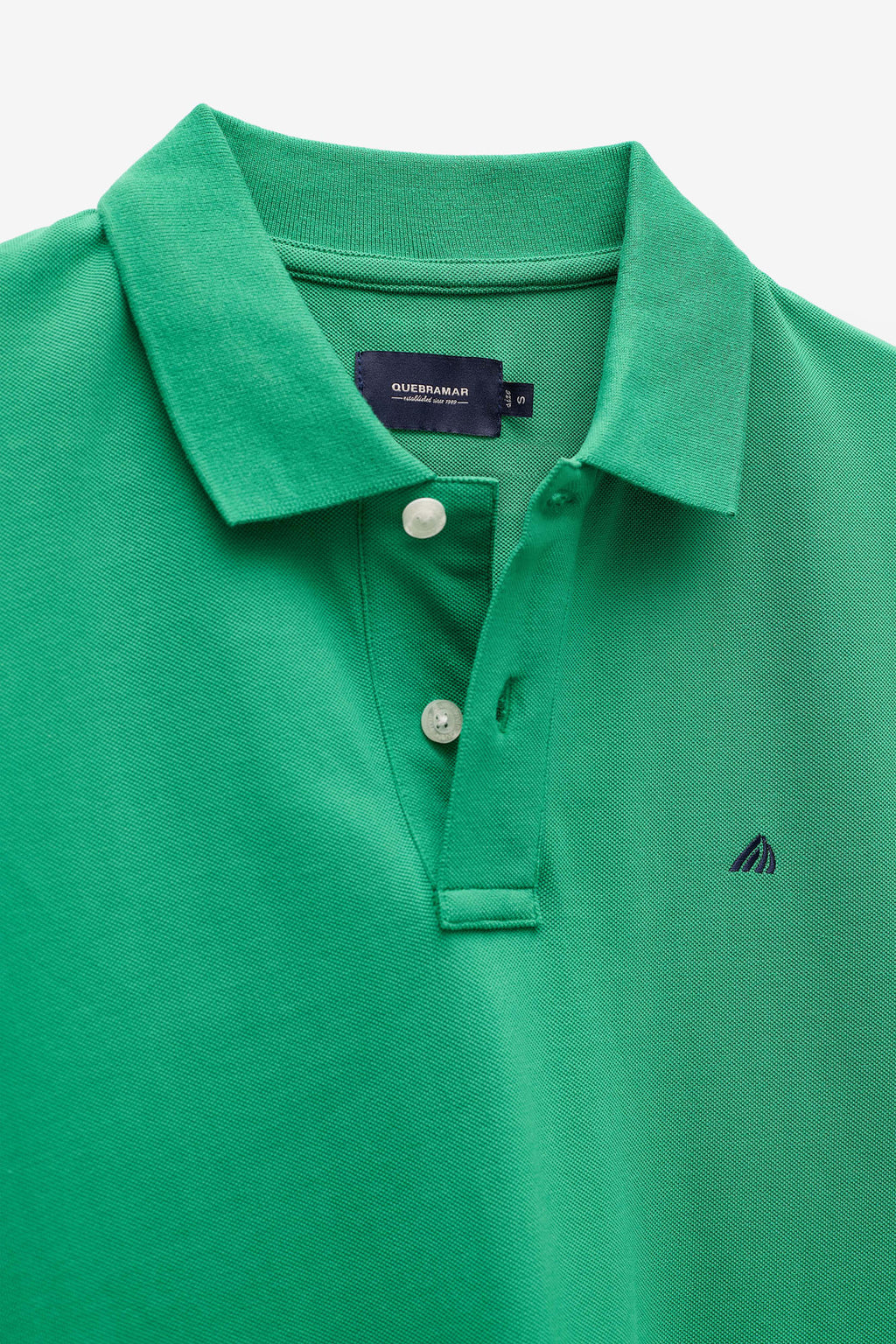 POLO BÁSICO COM LOGO A CONTRASTE