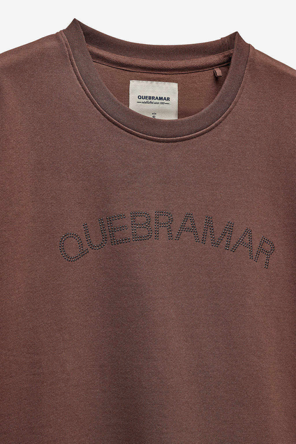 SWEATSHIRT DECOTE REDONDO COM APLICAÇÃO