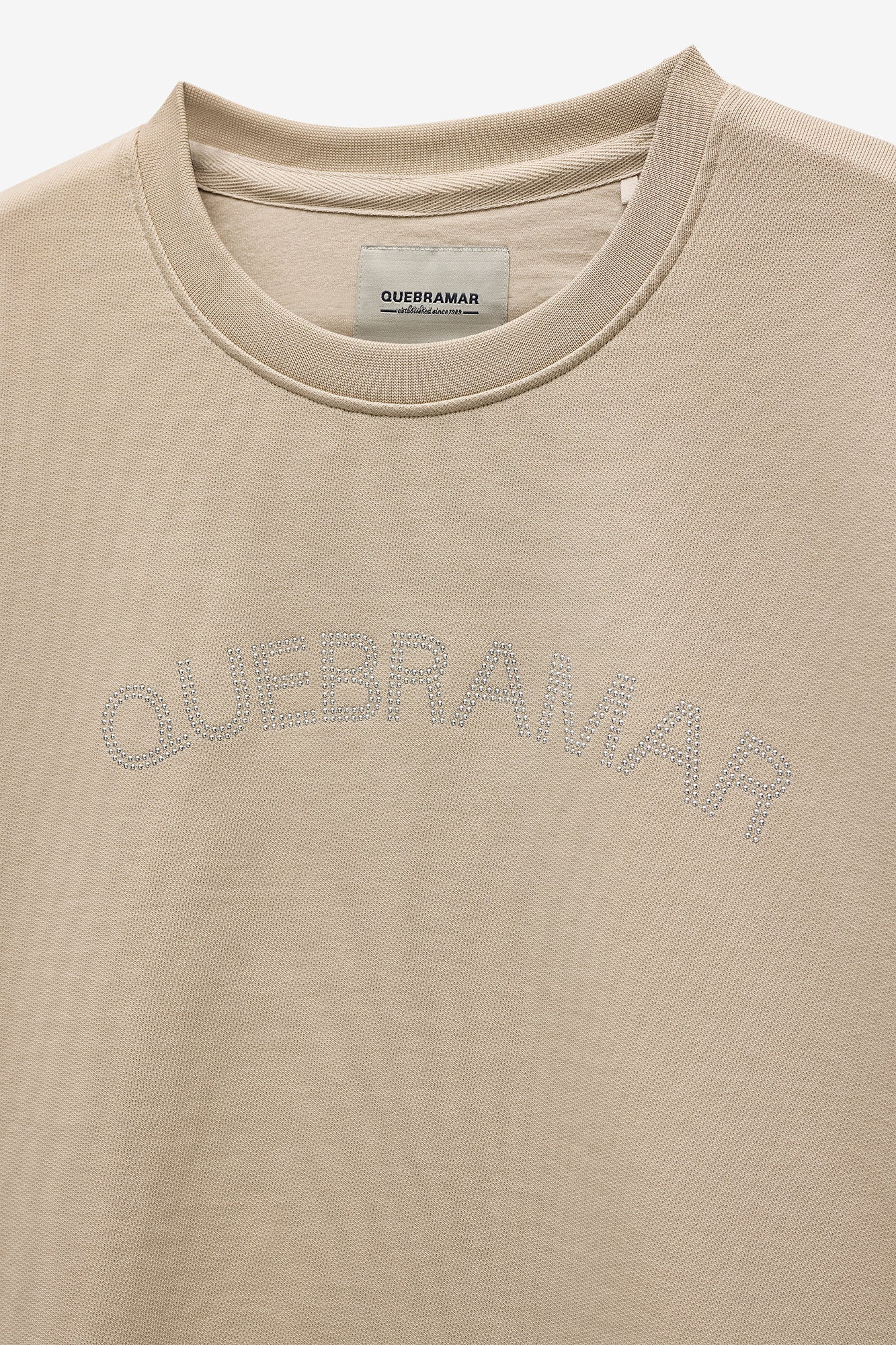 SWEATSHIRT DECOTE REDONDO COM APLICAÇÃO