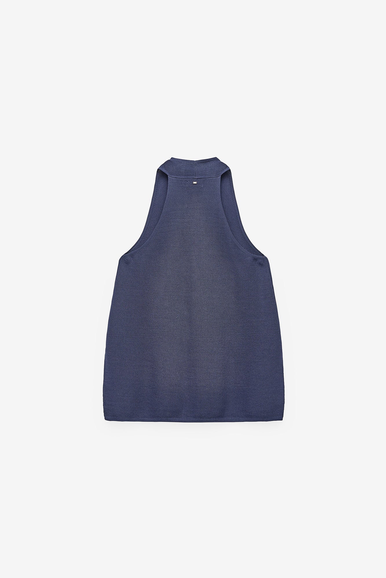 TOP EM MALHA COM CORTE HALTER