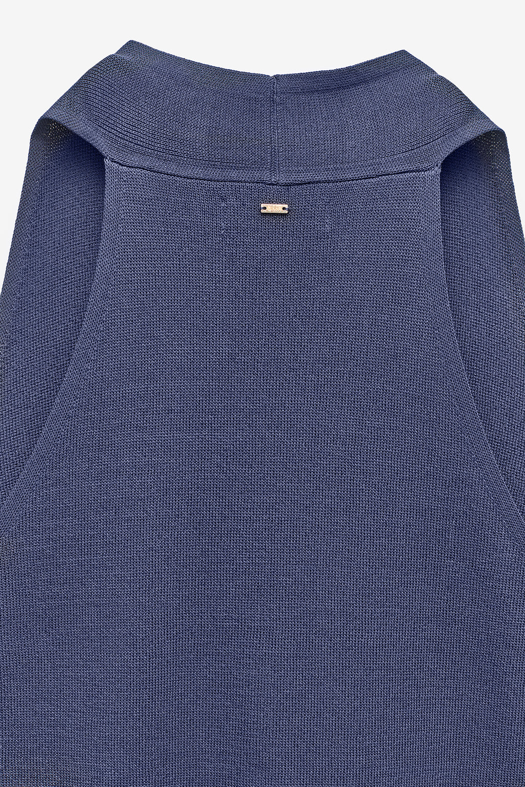 TOP EM MALHA COM CORTE HALTER
